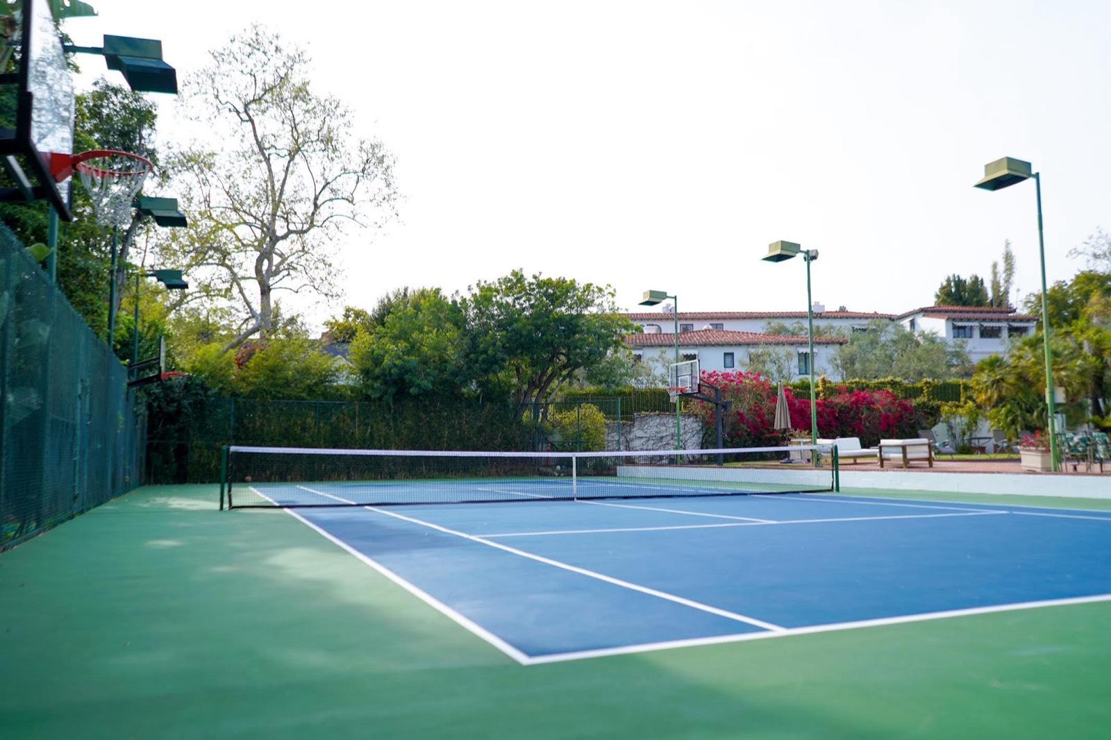 S's Tennis Backyard — photo 3