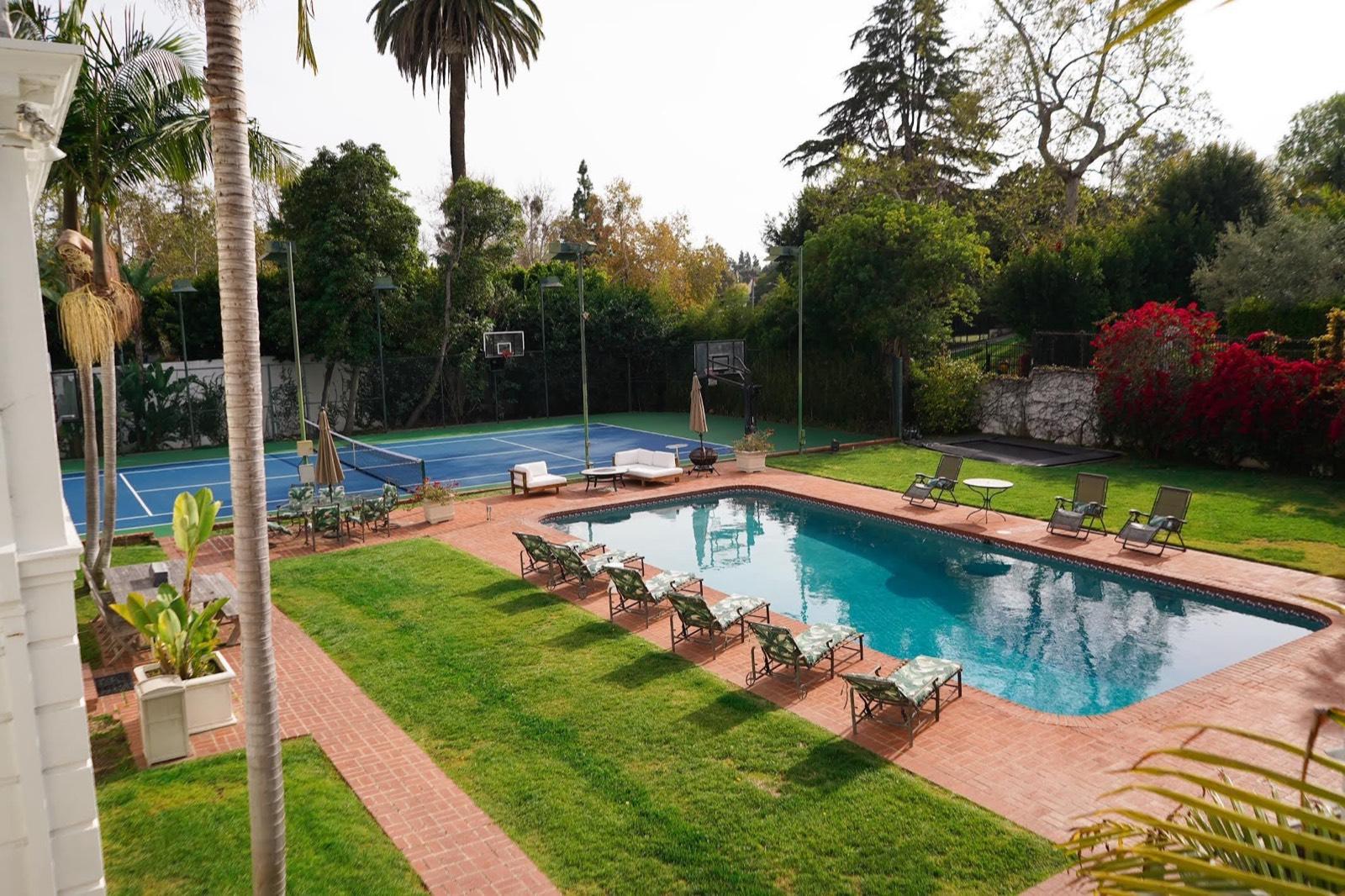 S's Tennis Backyard — photo 4