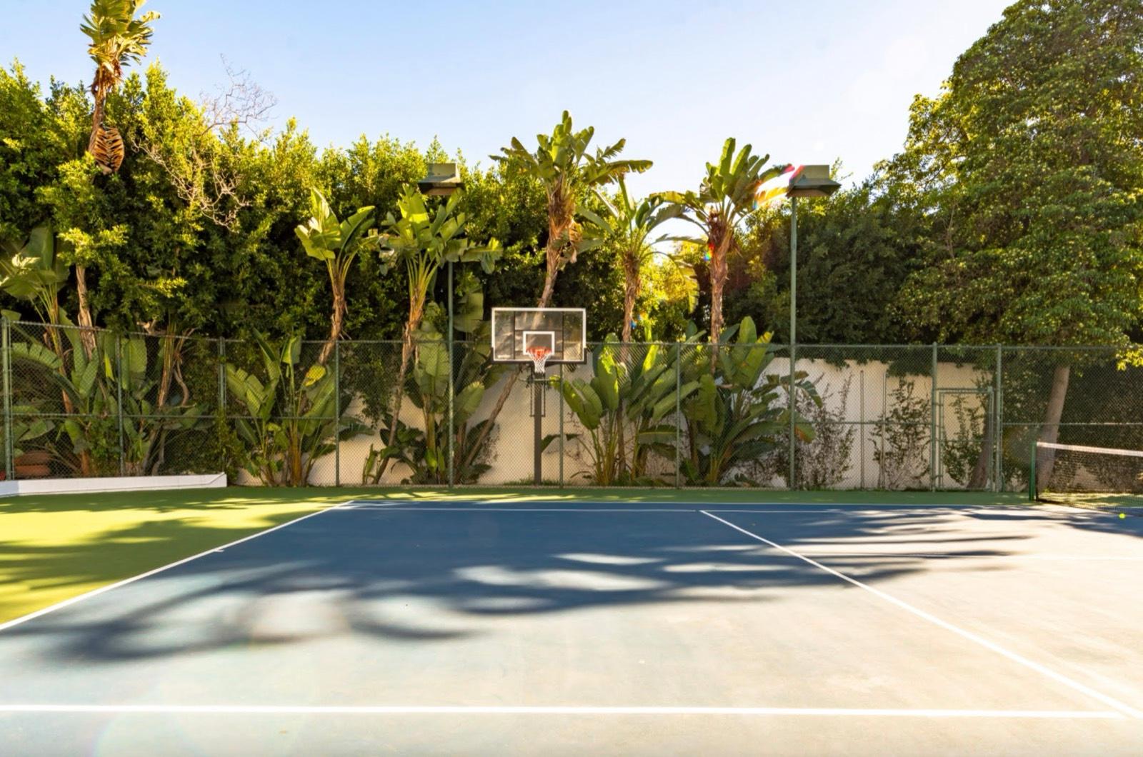 S's Tennis Backyard — photo 9