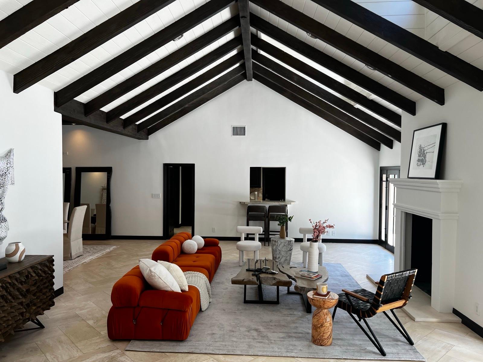 S's Traditional Clean Mansion — photo 8