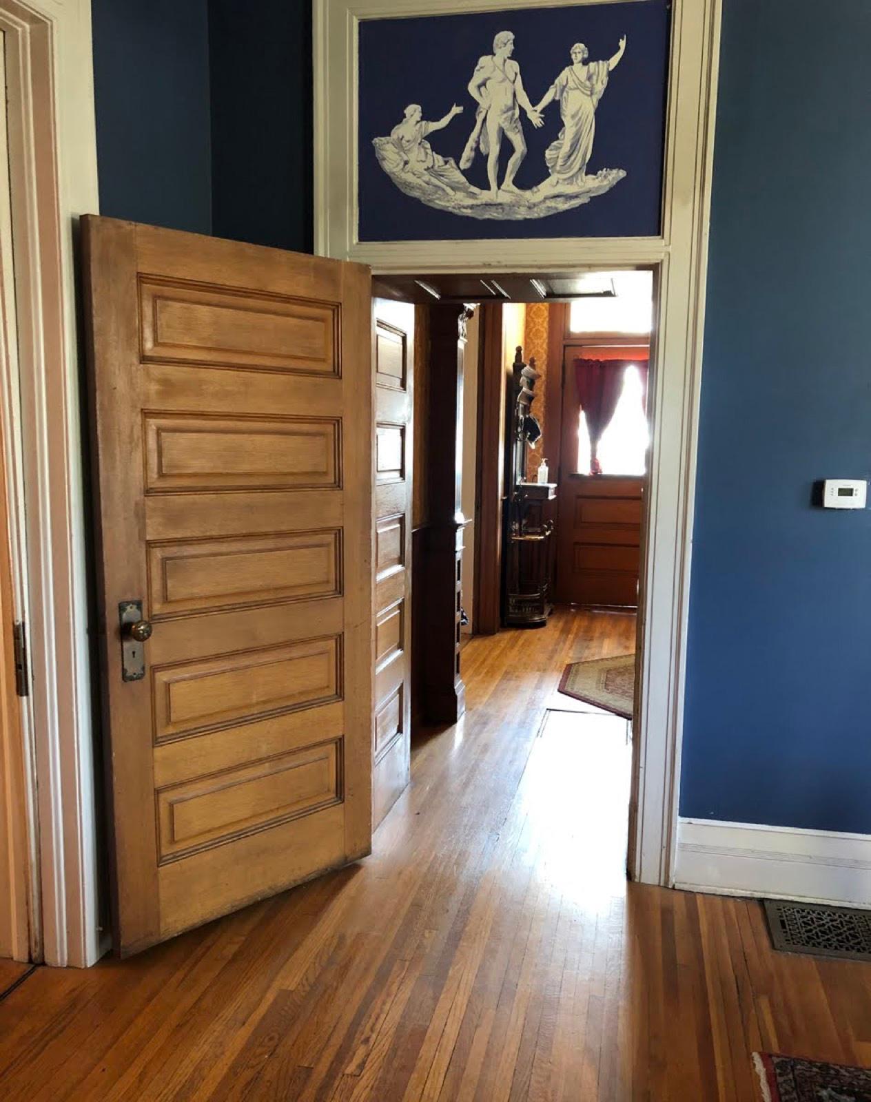S's Victorian Classic Home — photo 10