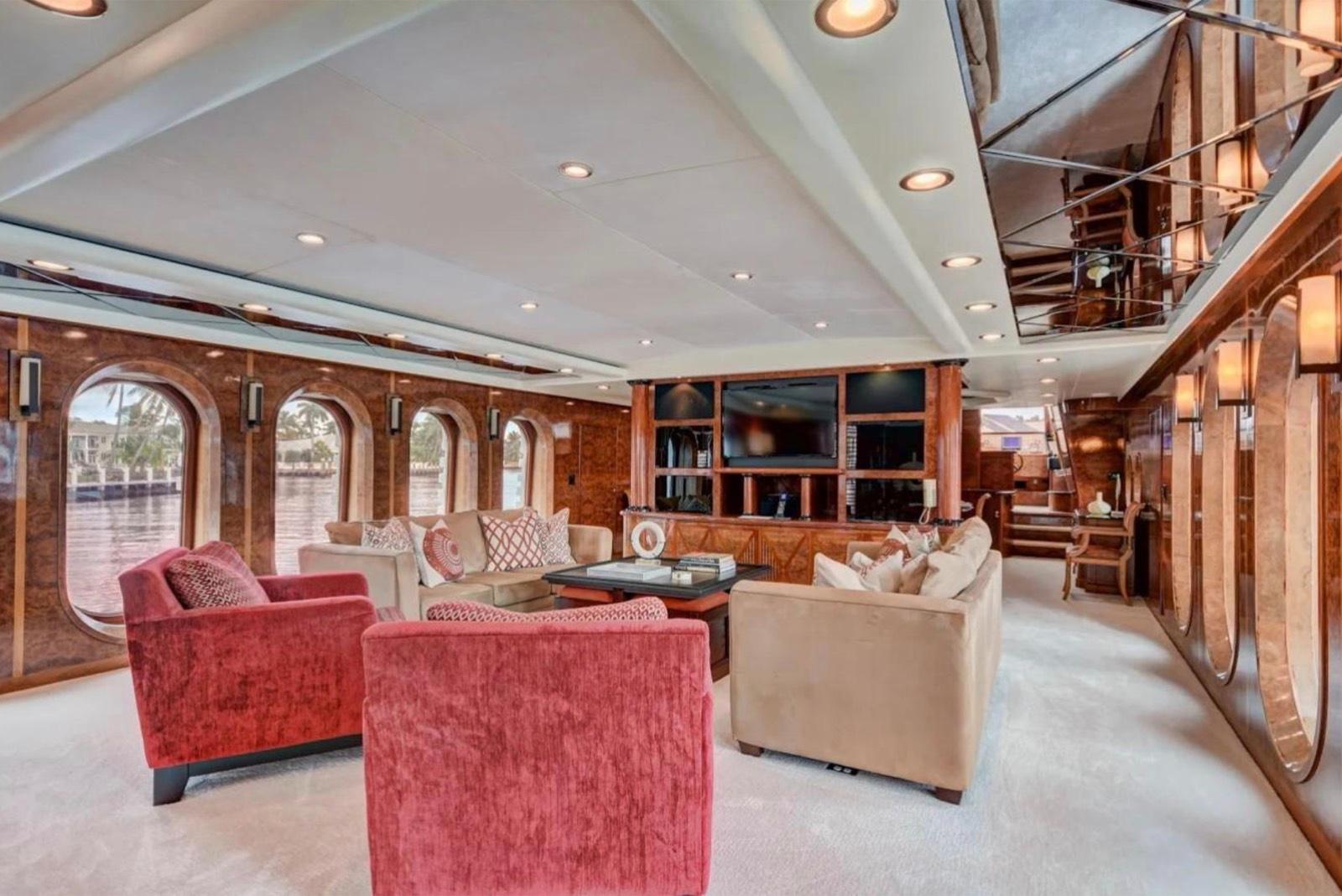 S's Yacht — photo 10
