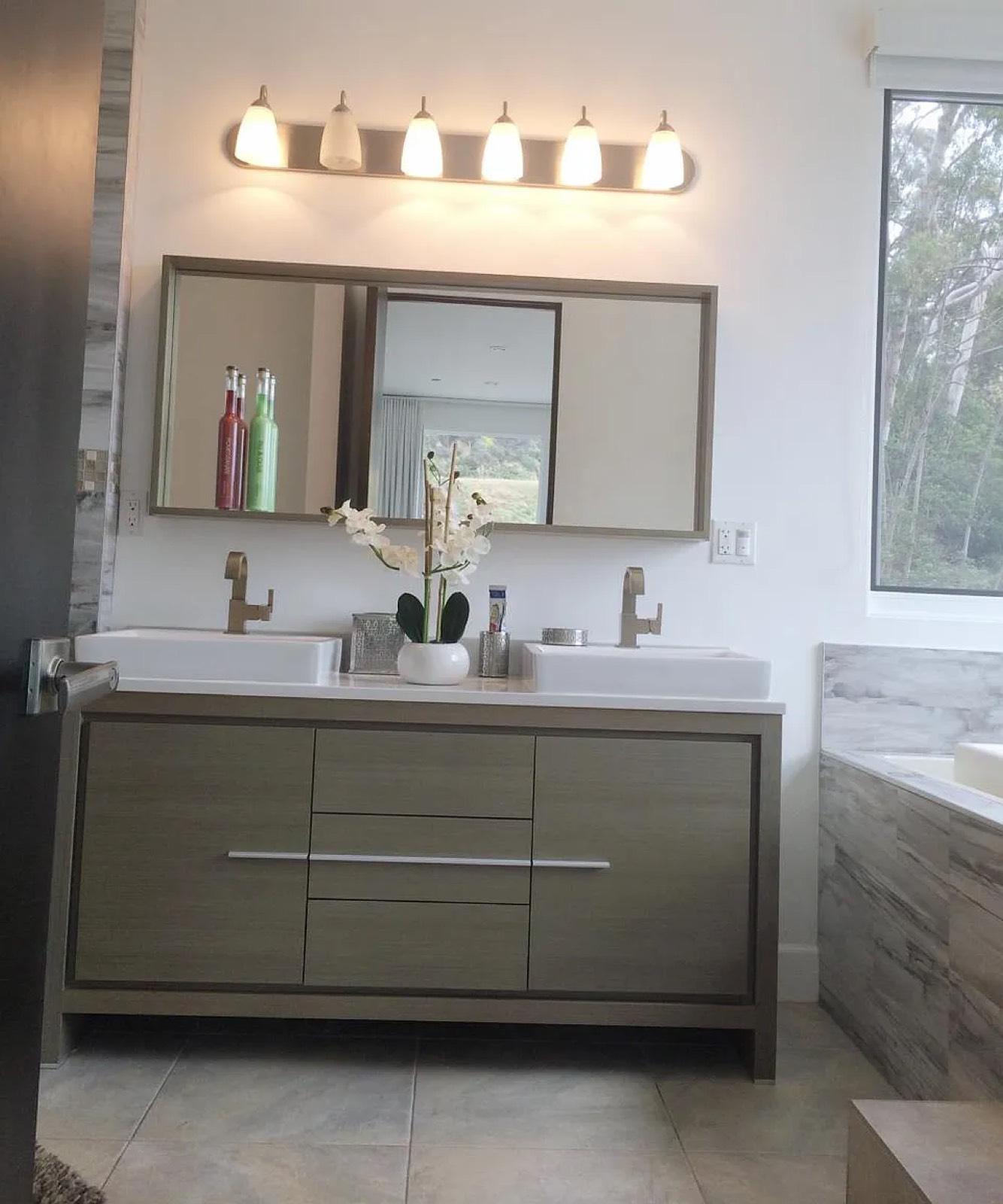 S Stylish Mod Near Studio City — photo 3