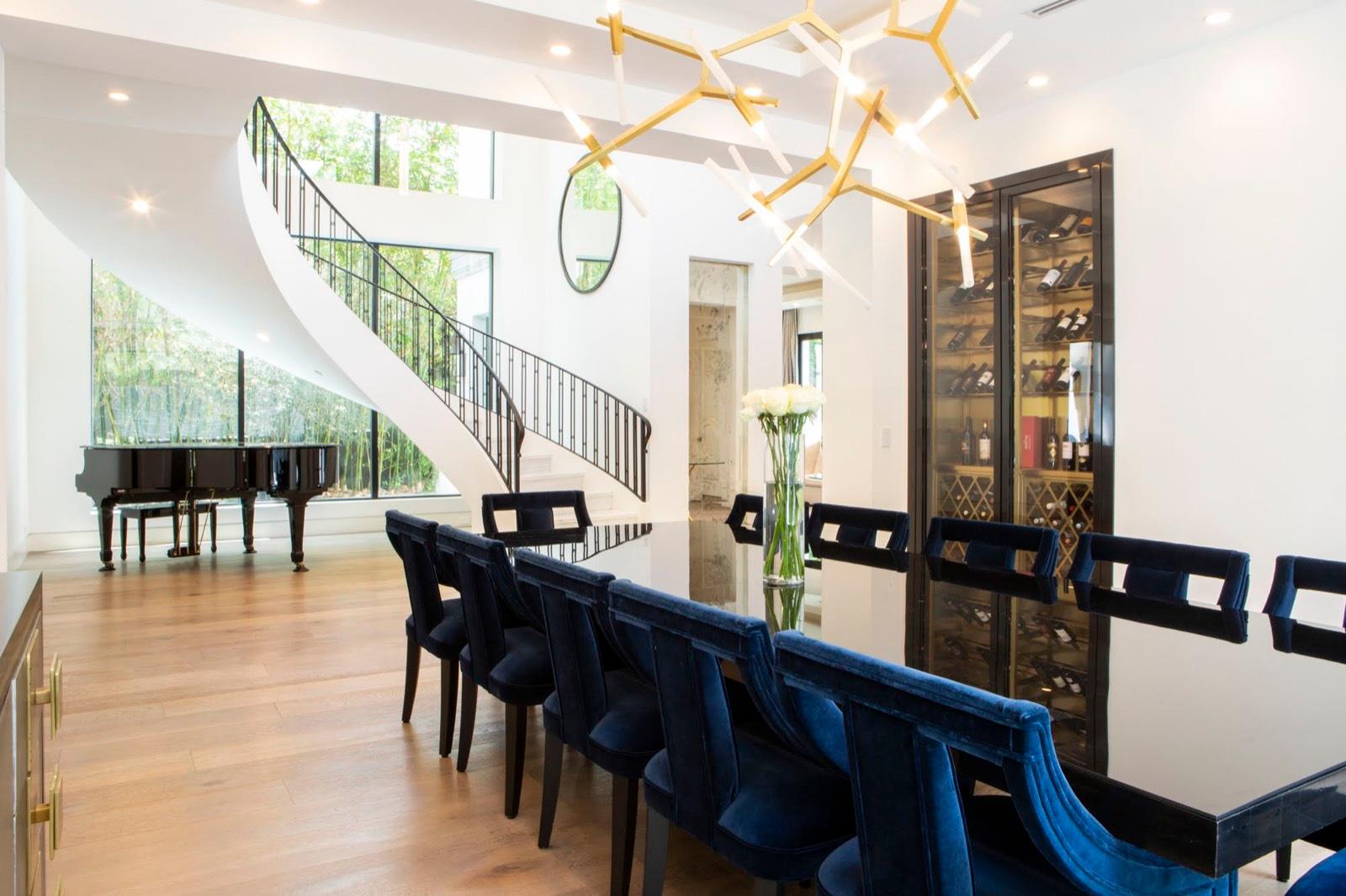 Samira Modern Glam Mansion — photo 11