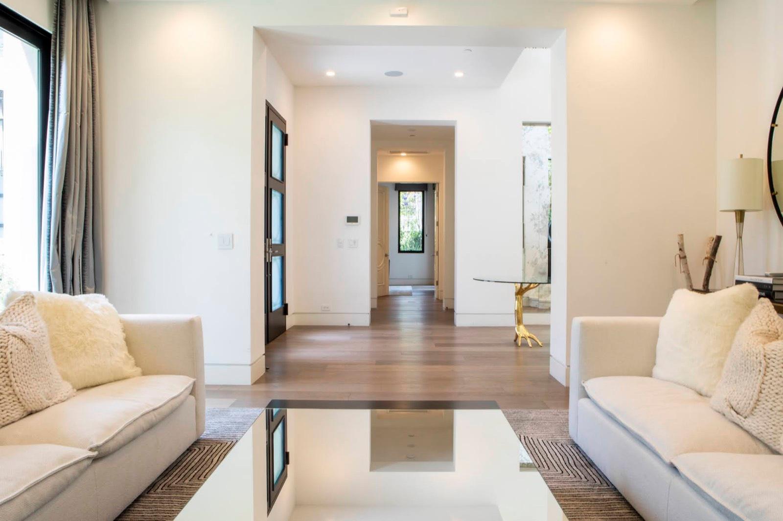 Samira Modern Glam Mansion — photo 5