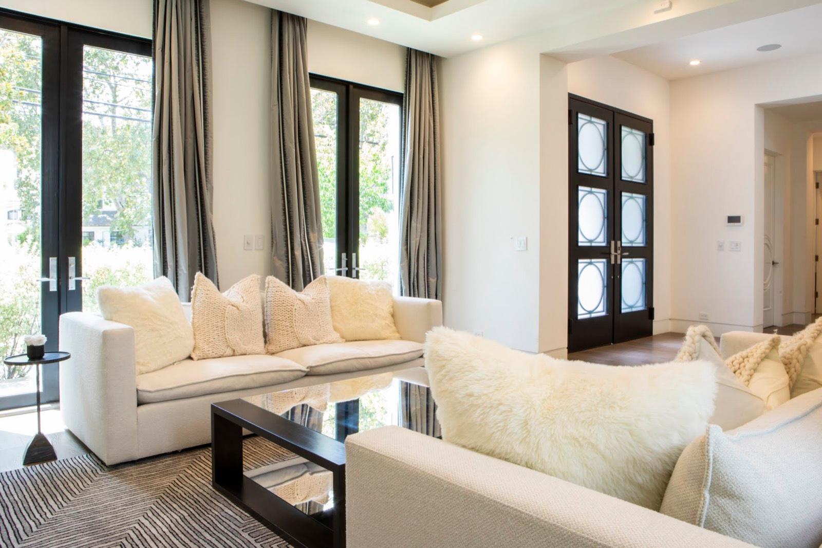 Samira Modern Glam Mansion — photo 6