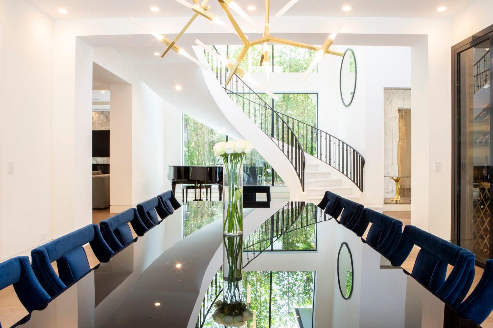 Samira Modern Glam Mansion — photo 10