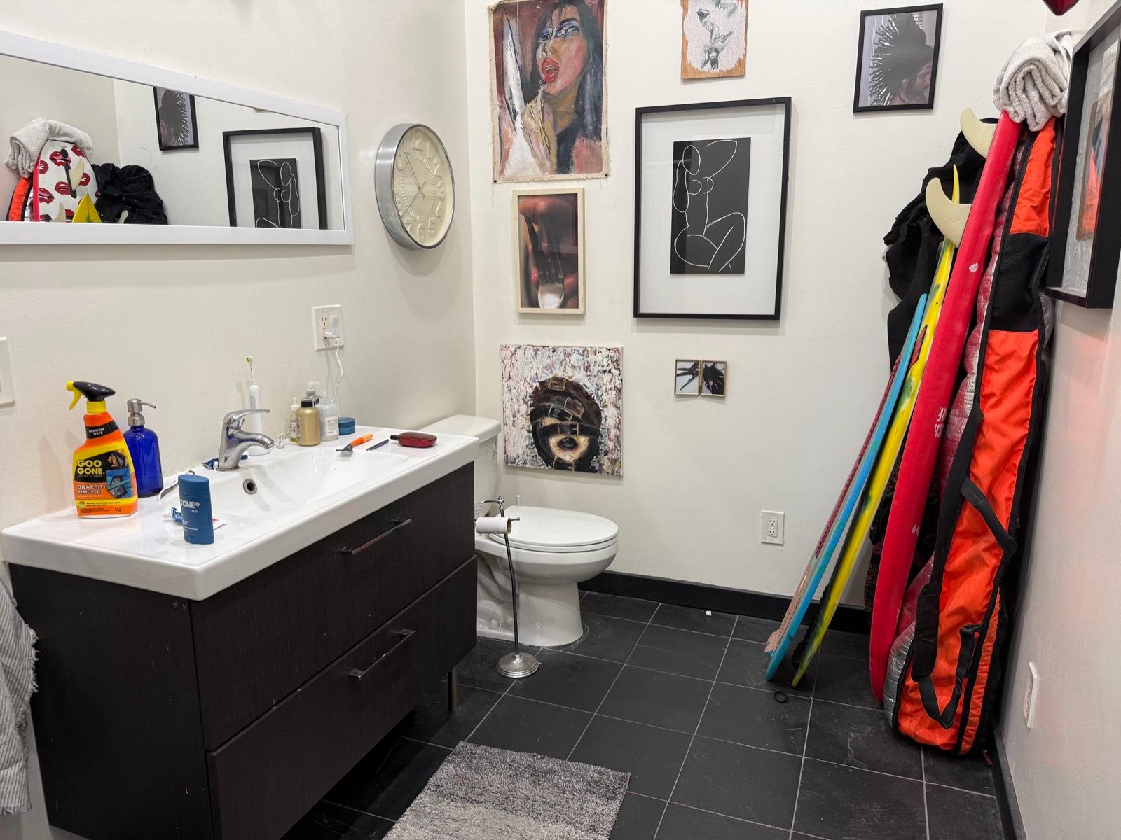 Sams funky loft type pad w clothing store — photo 12