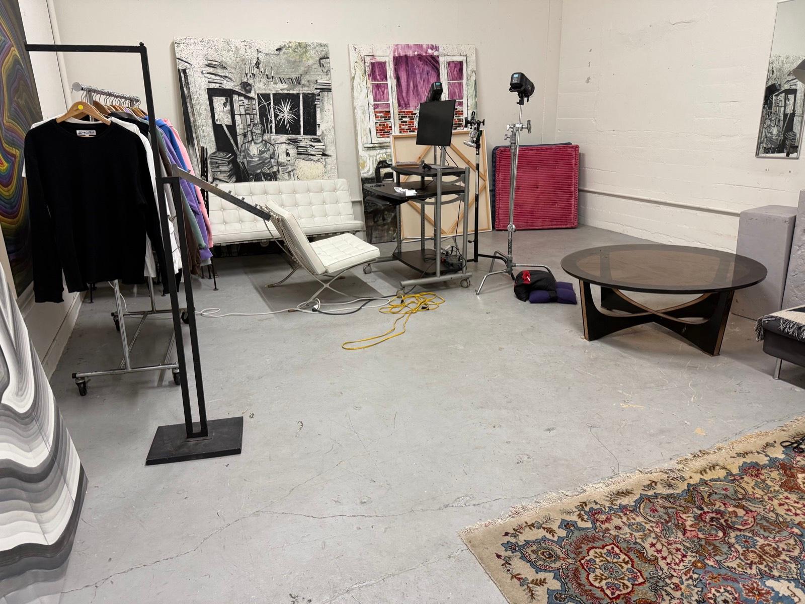 Sams funky loft type pad w clothing store — photo 10