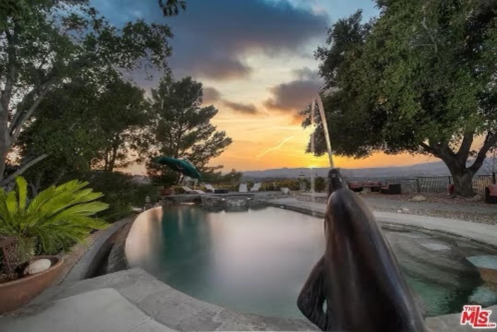 Santa Clarita Retreat — photo 2