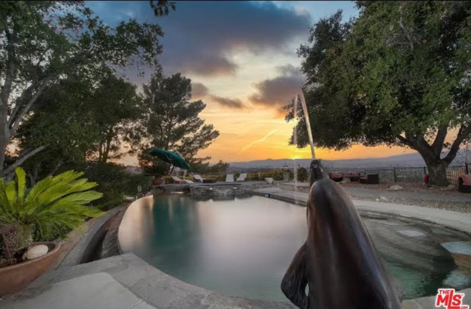 Santa Clarita Retreat — photo 8