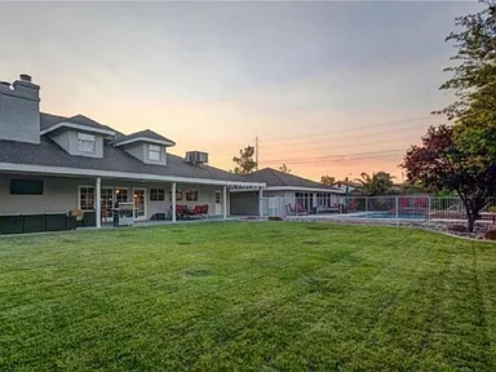 Sassy Large Lv Home — photo 2