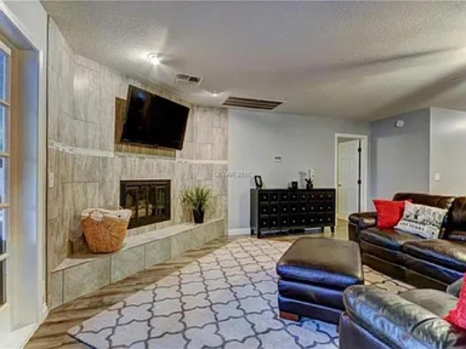 Sassy Large Lv Home — photo 4