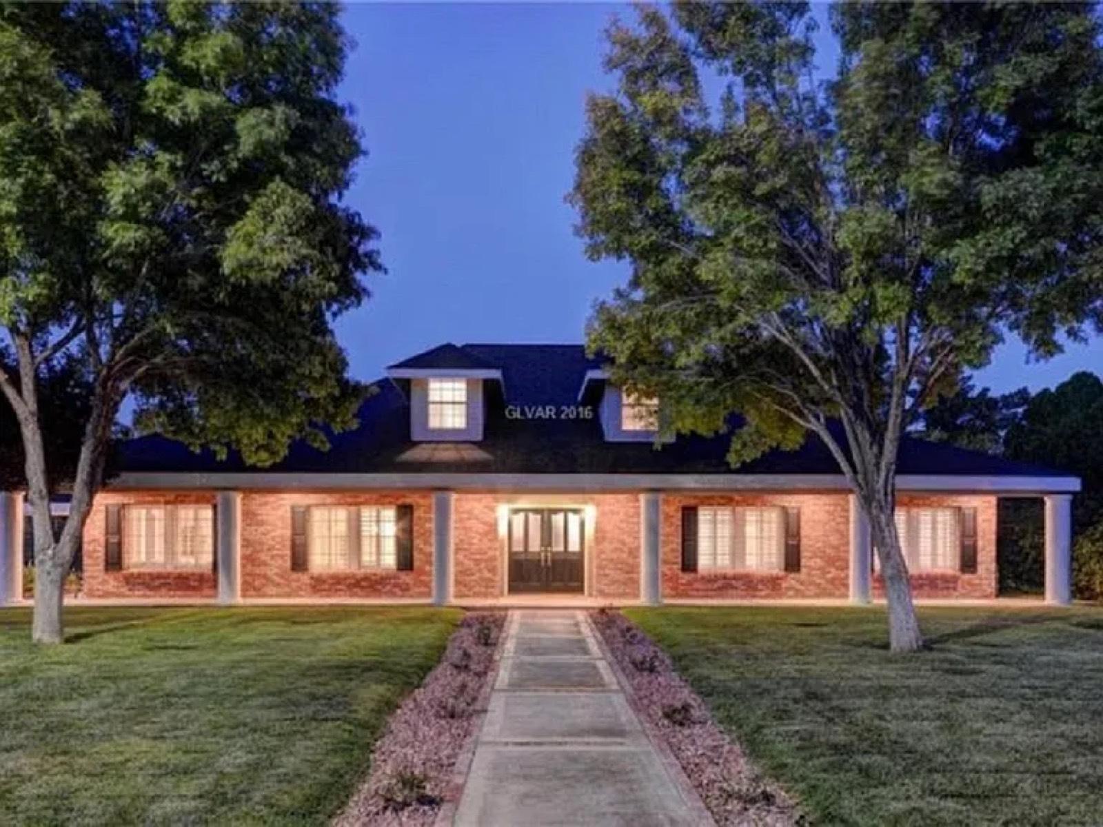 Sassy Large Lv Home — photo 1