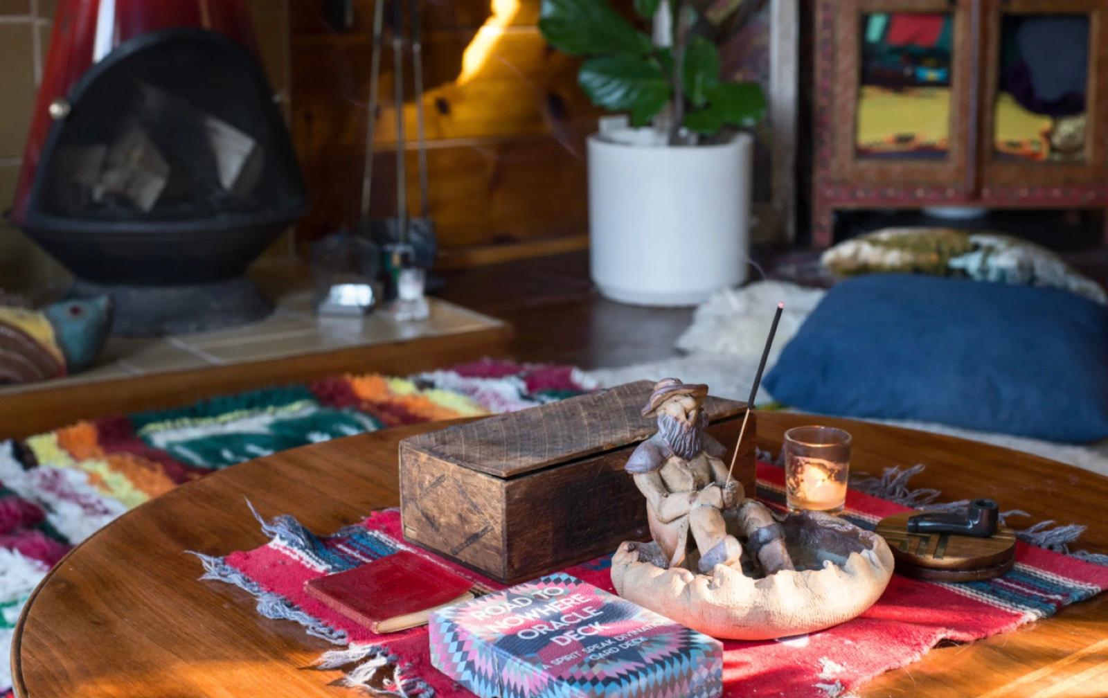 SB's LA Bohemian Woodsy Cabin — photo 5