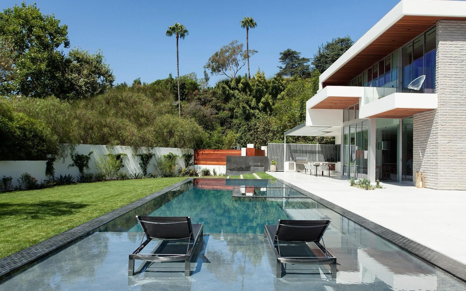 SB's Modern Tech Hills Home — photo 6