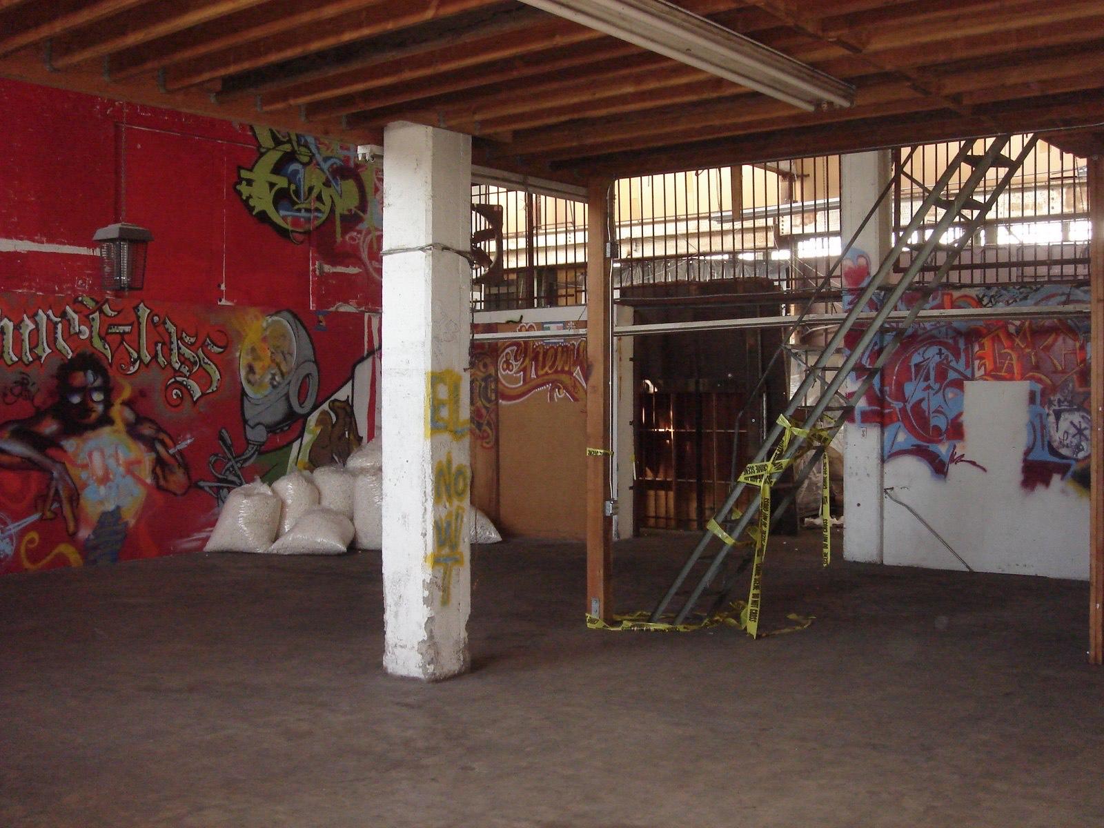 SCS WAREHOUSE — photo 4