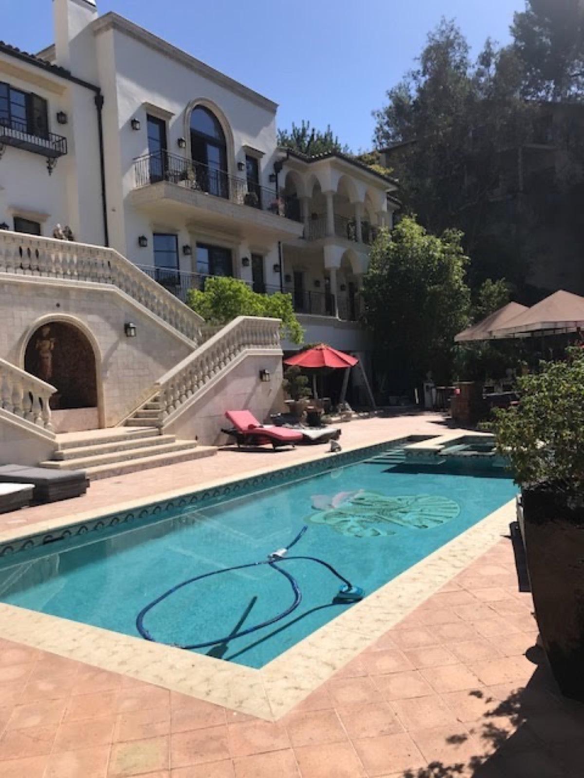 Sean Home — photo 1