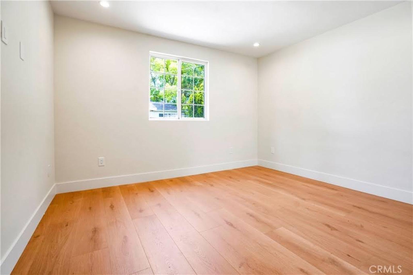 seans home cozy some empty rooms — photo 8