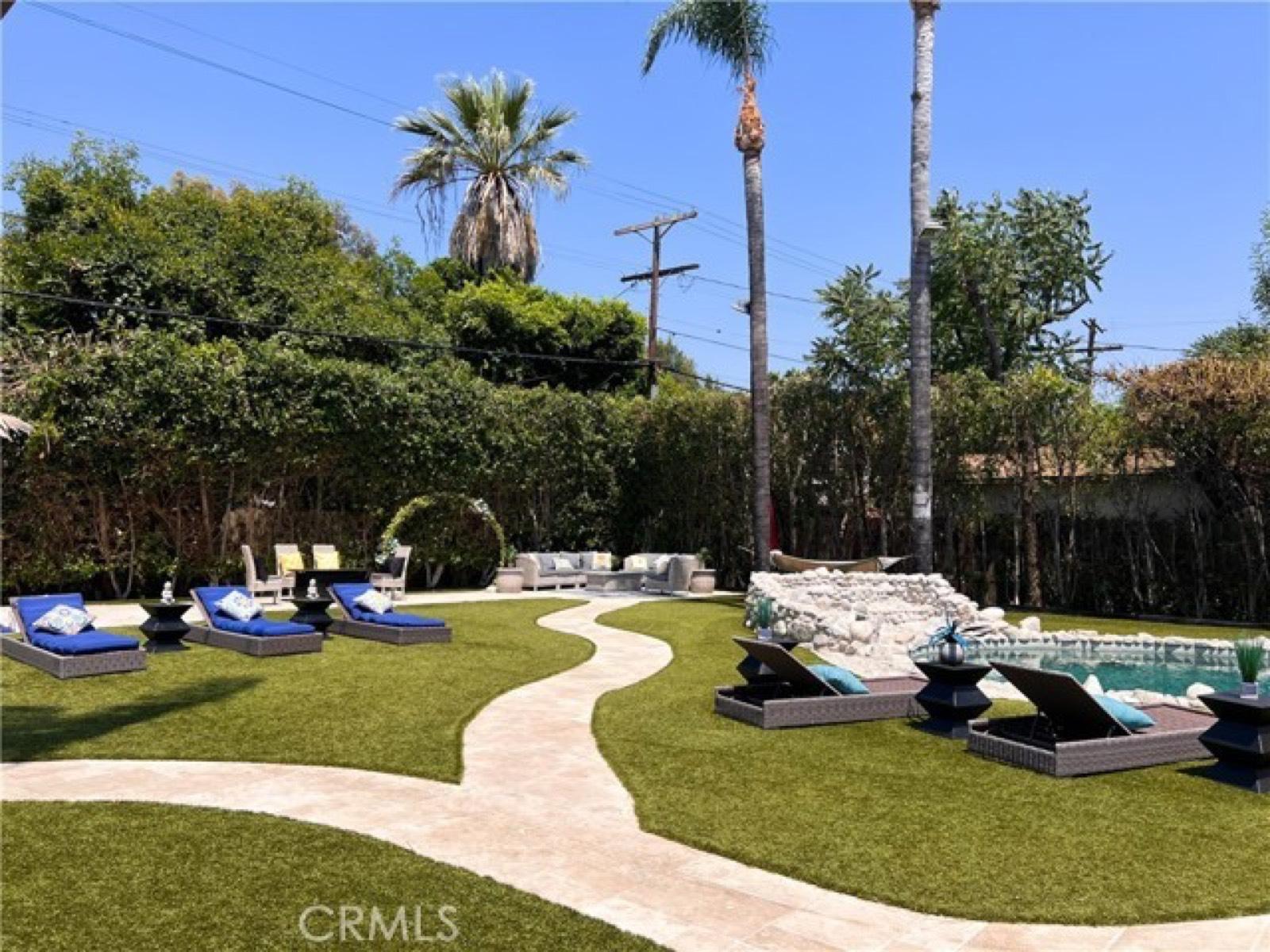 Seans T House With Large Yard — photo 6
