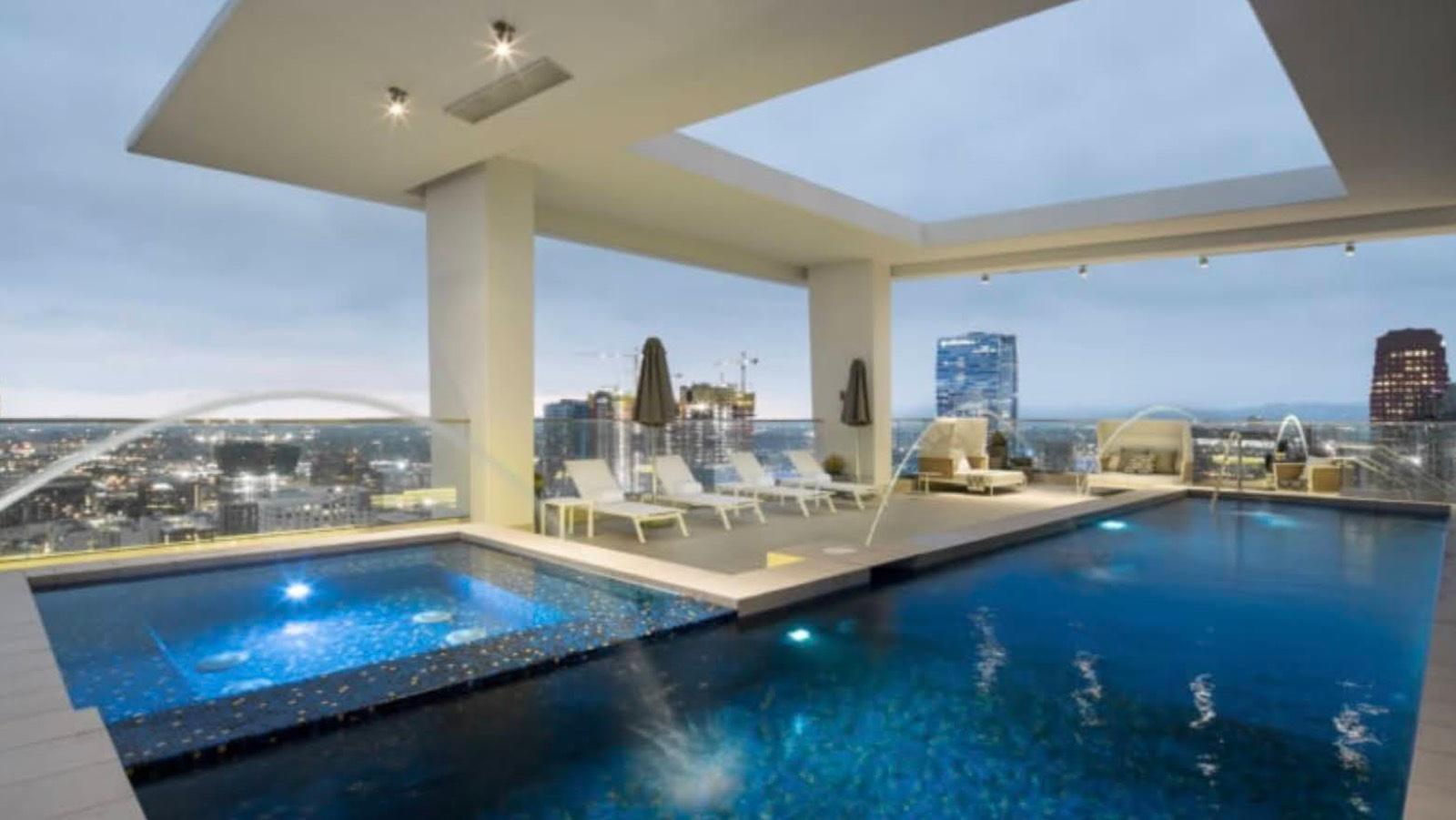 SG S L Downtown Modern Apartments — photo 1