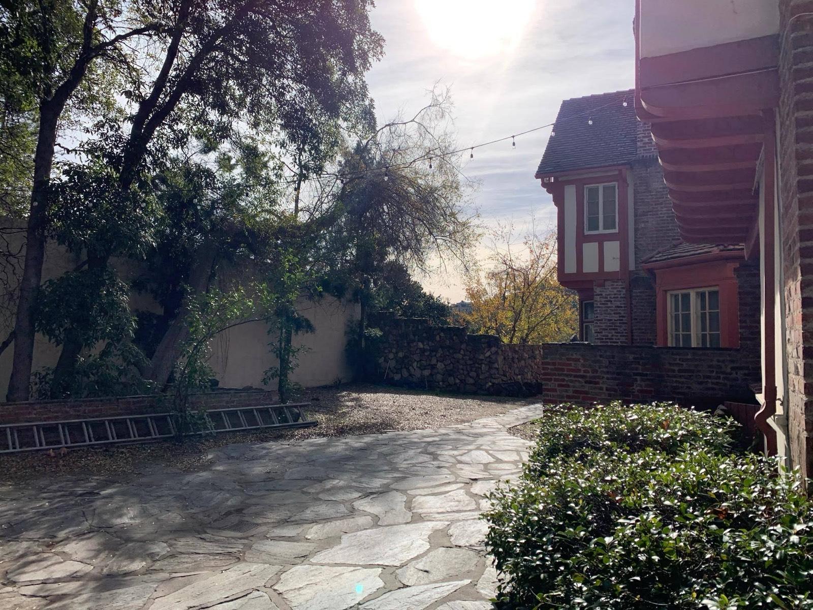 SH's Tudor Mansion — photo 3