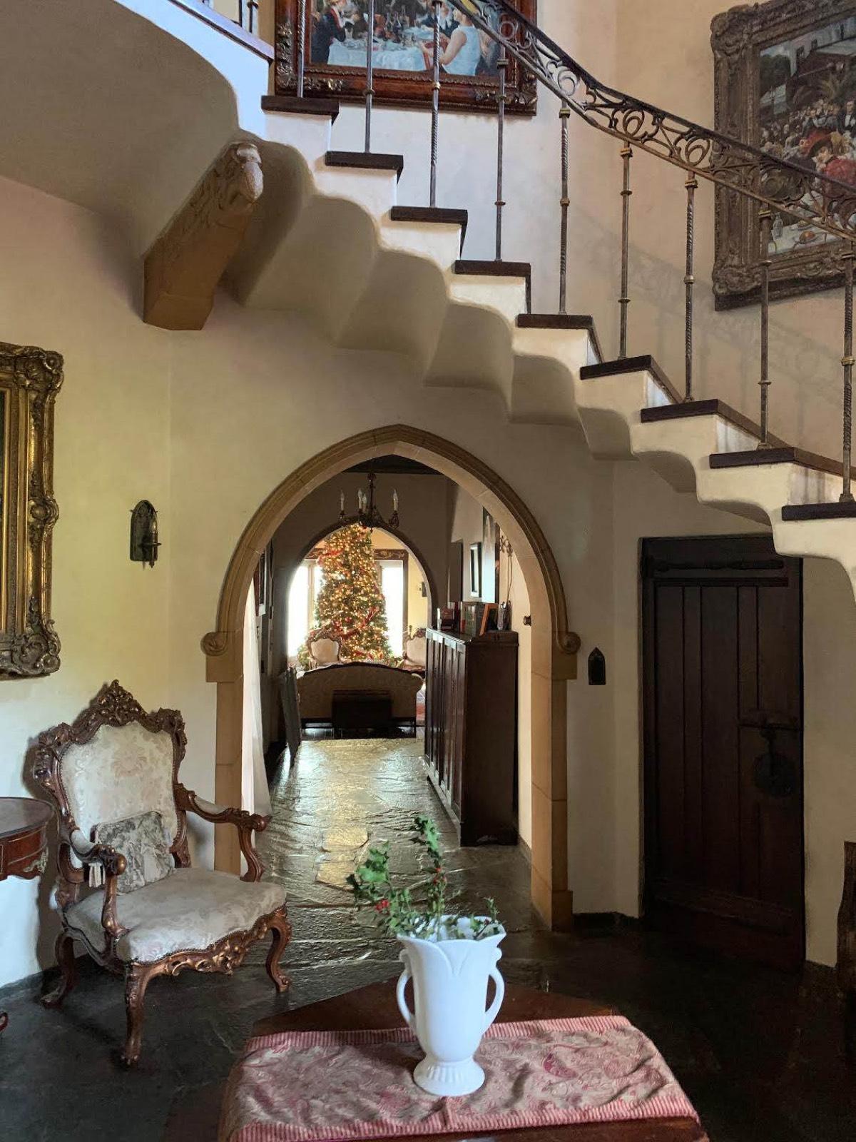 SH's Tudor Mansion — photo 4