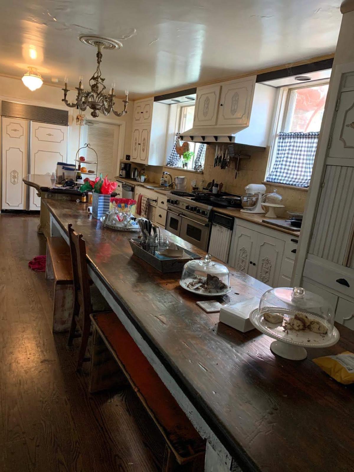 SH's Tudor Mansion — photo 1