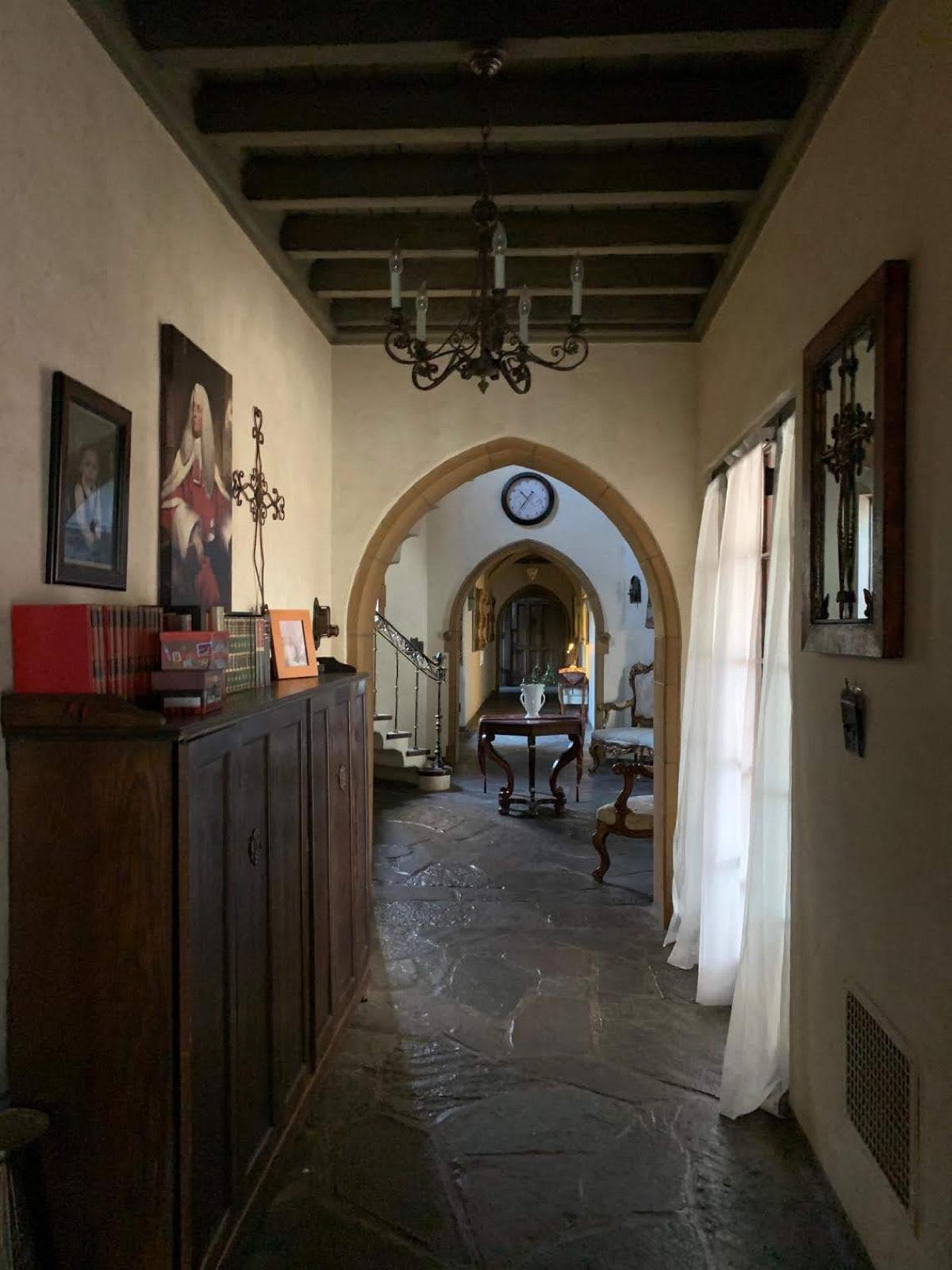 SH's Tudor Mansion — photo 7