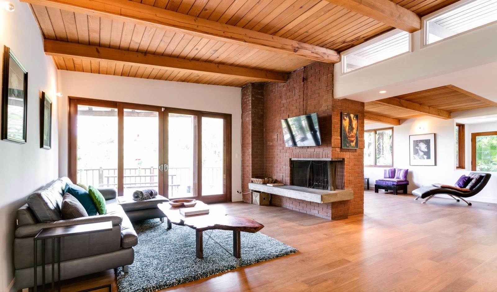 Shawn Valley Hills House — photo 1