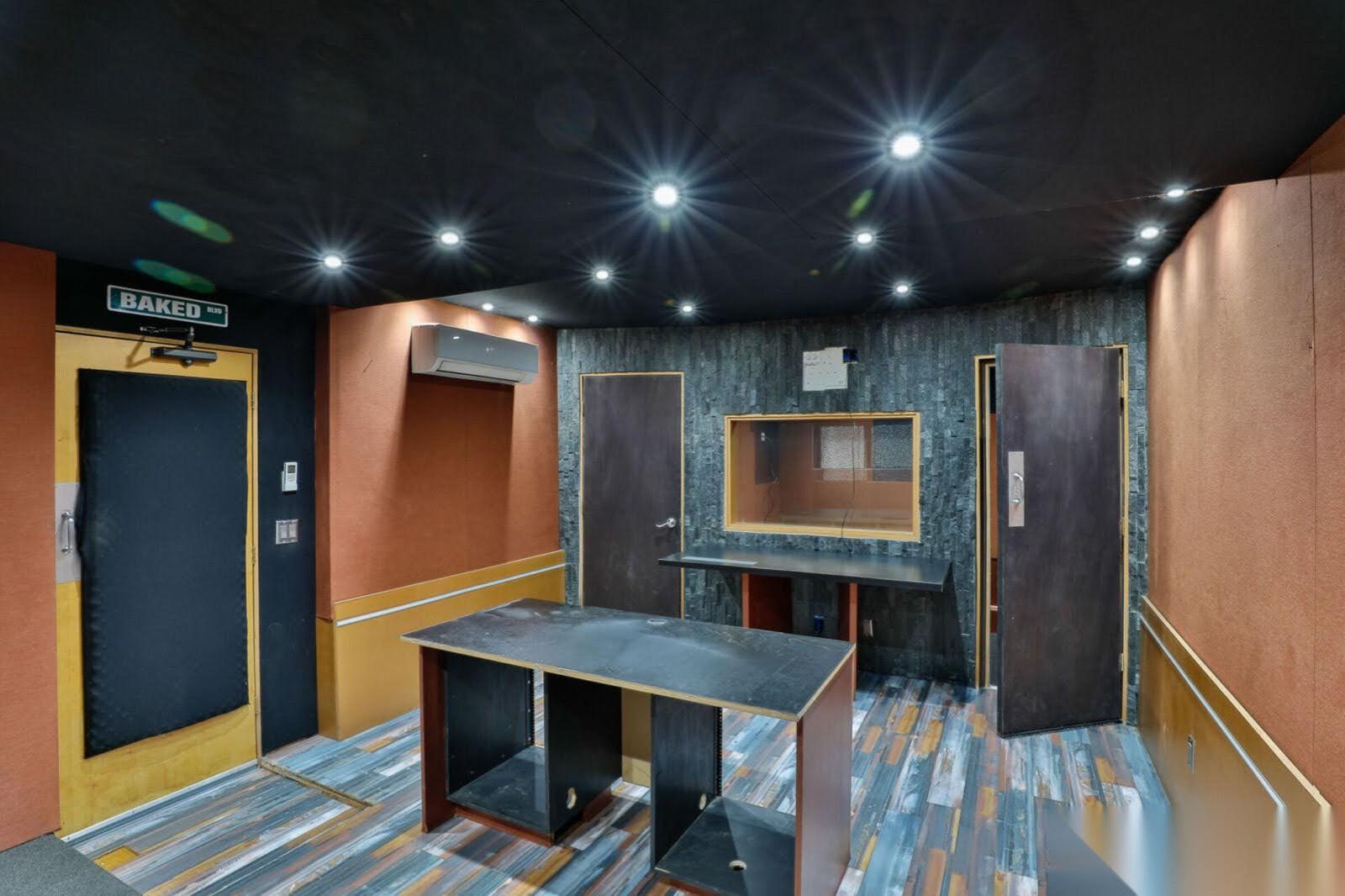 Sherman O Mansion w-recording studio — photo 6