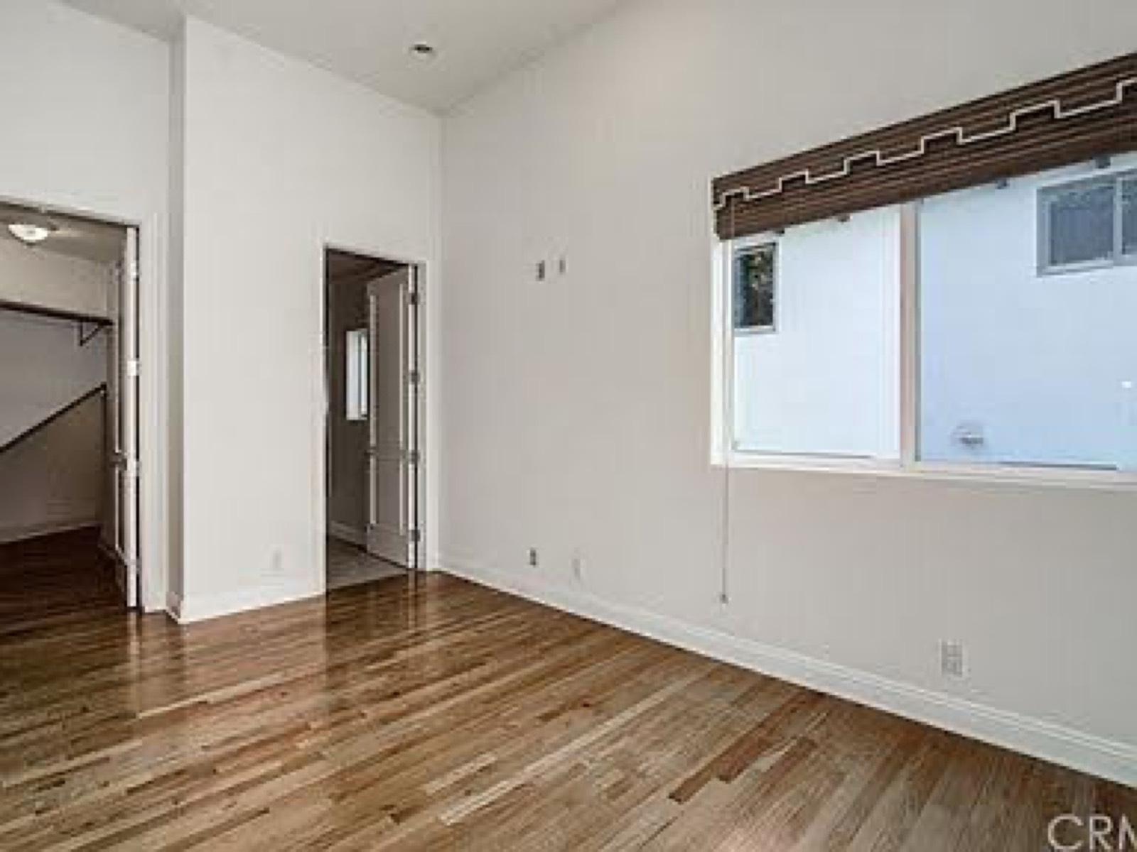 Sherman oaks hilltop -Mod — photo 4
