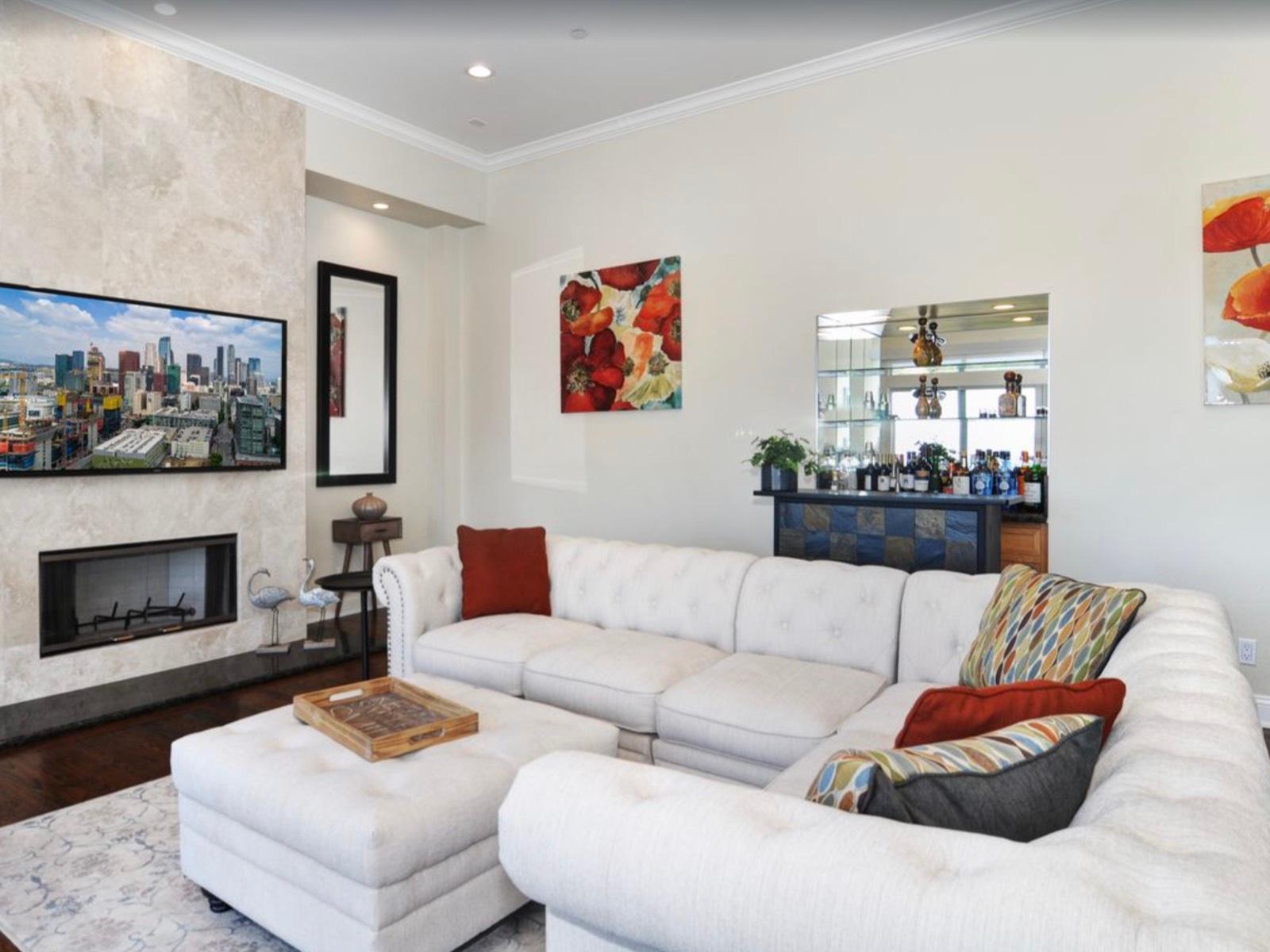 Sherman Oaks View House — photo 2
