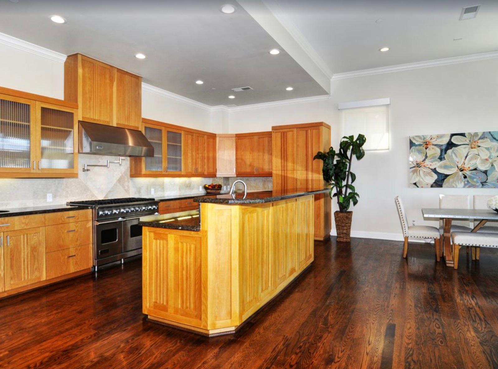 Sherman Oaks View House — photo 4