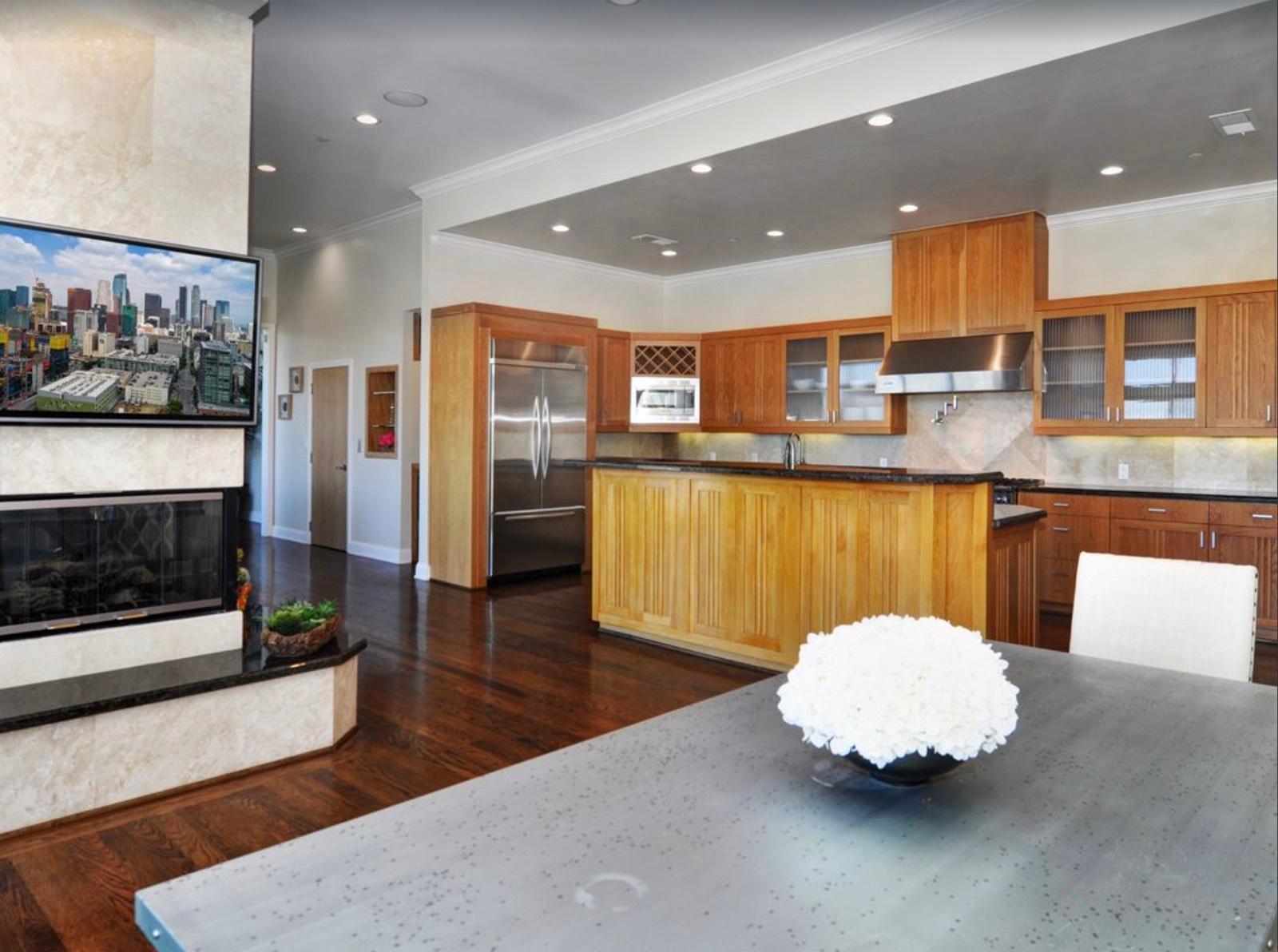 Sherman Oaks View House — photo 6