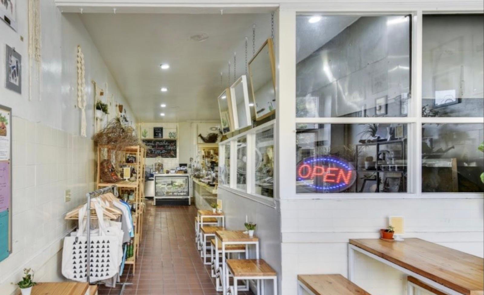 Sj Long Beach Cafe — photo 3