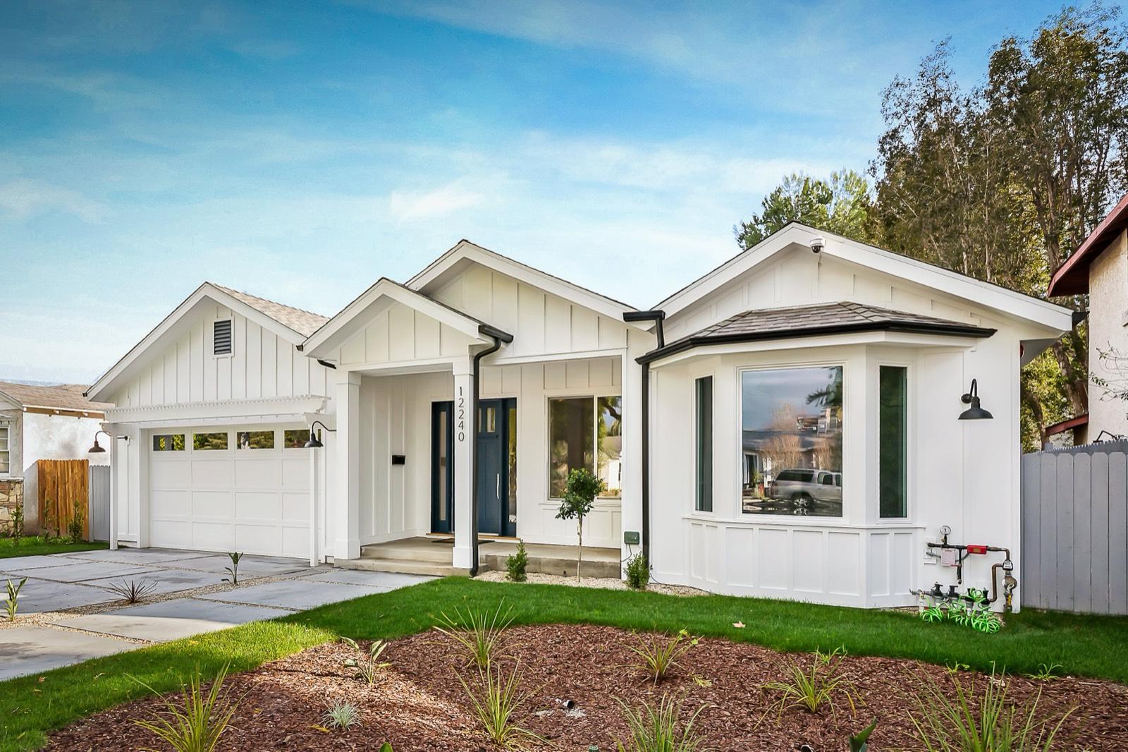 SL's Valley Village Modern — photo 1