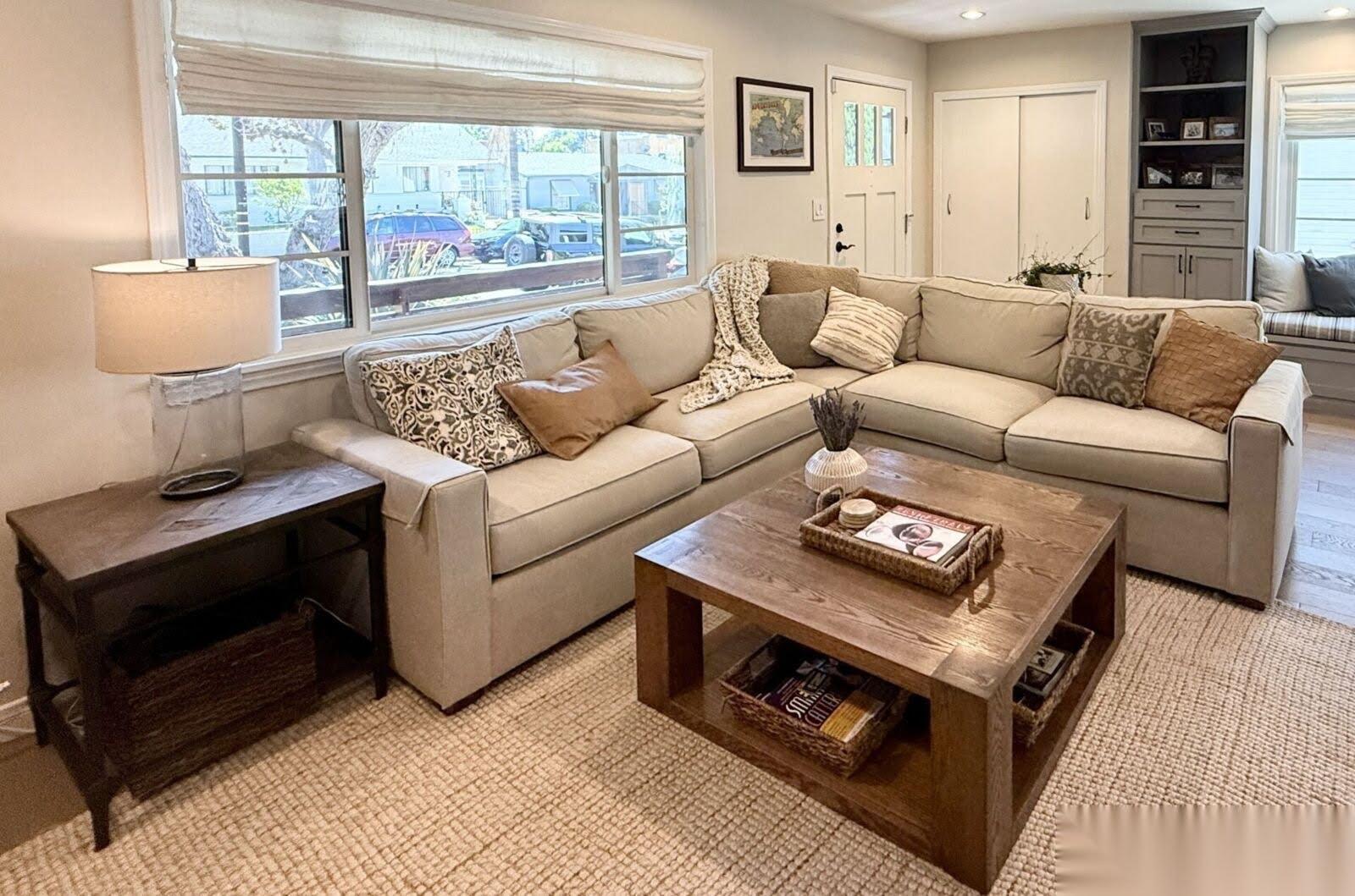 Small family Modern Home — photo 2
