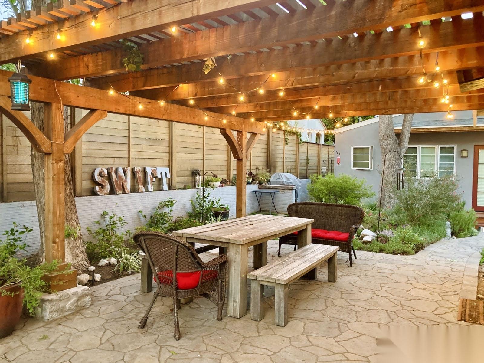 Small family Modern Home — photo 1