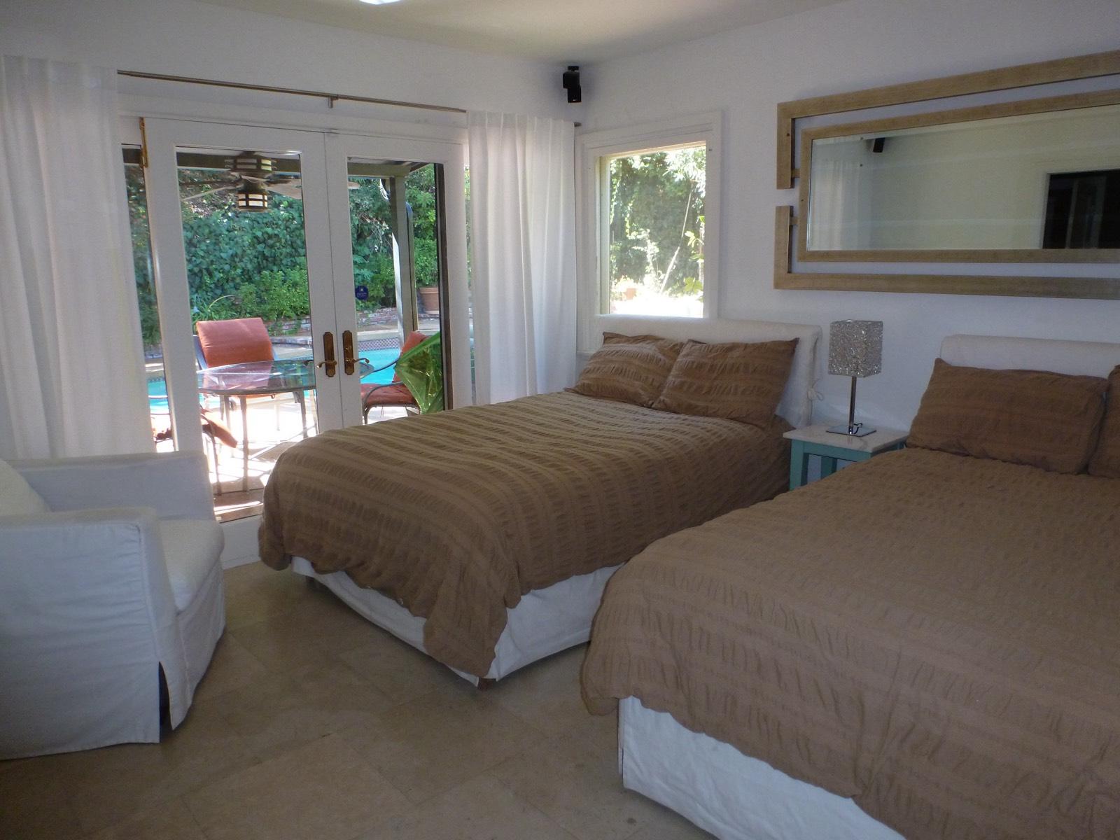 Small Sherman Oaks Home — photo 3