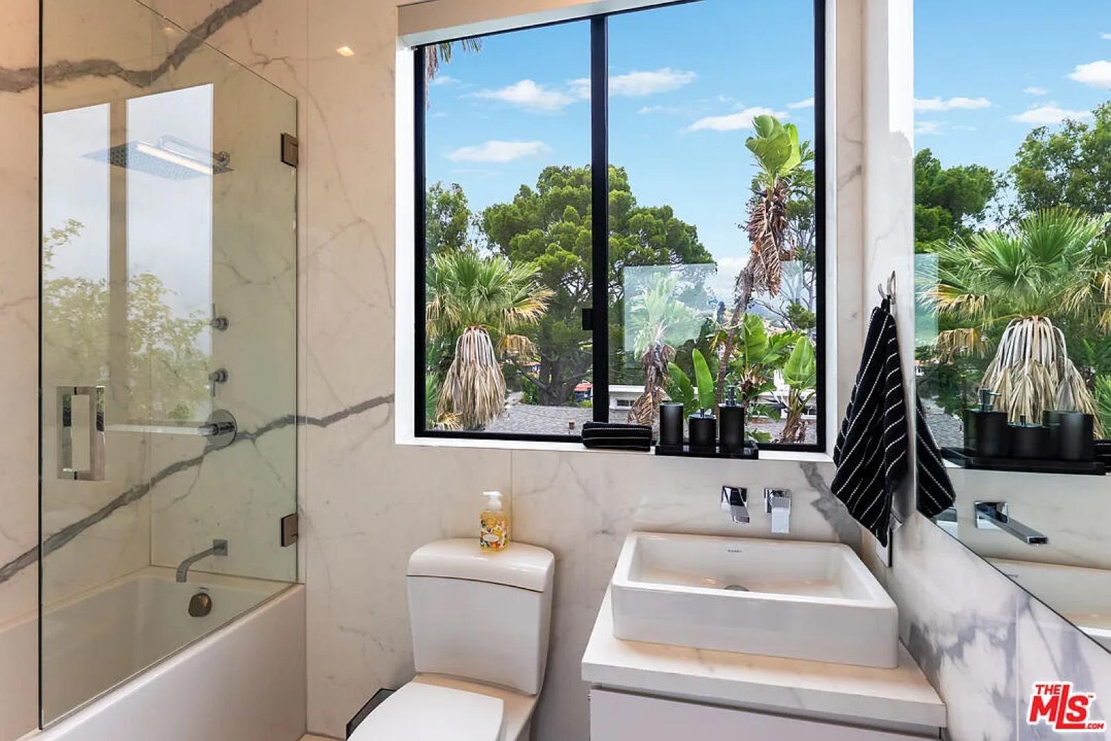 Snaazy Hollywood Hills Home — photo 1