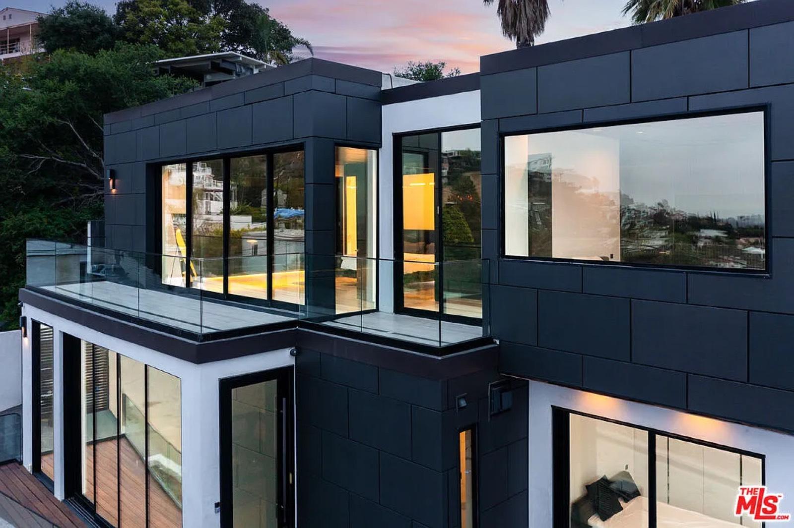 Snaazy Hollywood Hills Home — photo 3