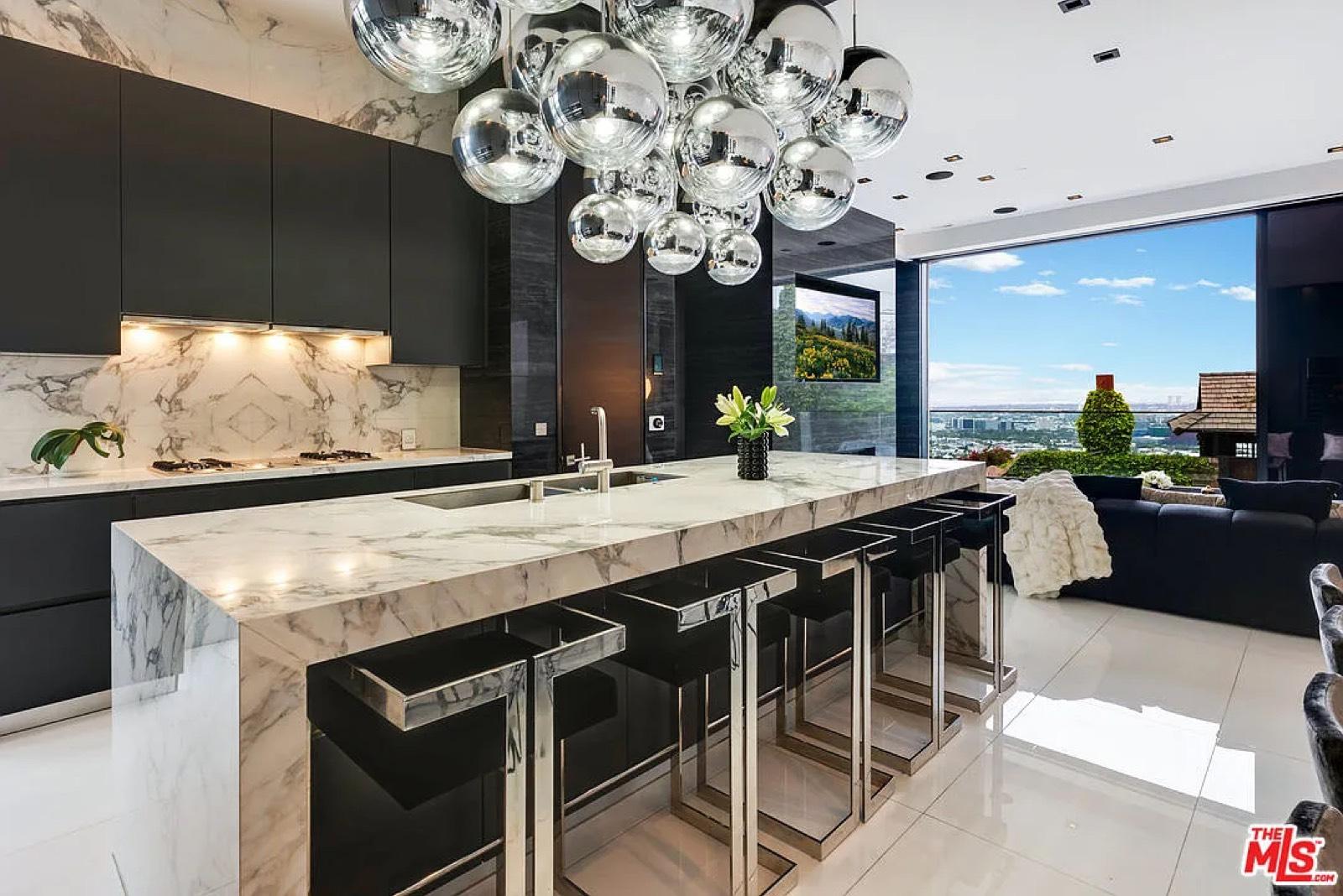 Snaazy Hollywood Hills Home — photo 4