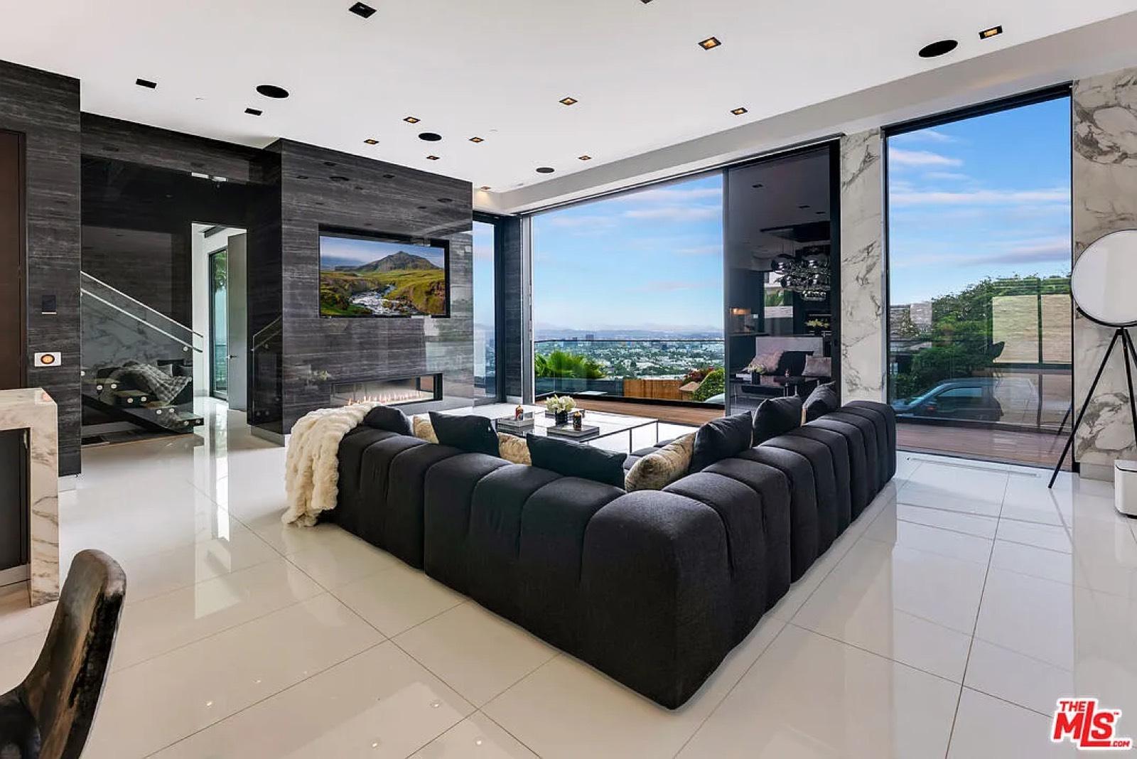 Snaazy Hollywood Hills Home — photo 9