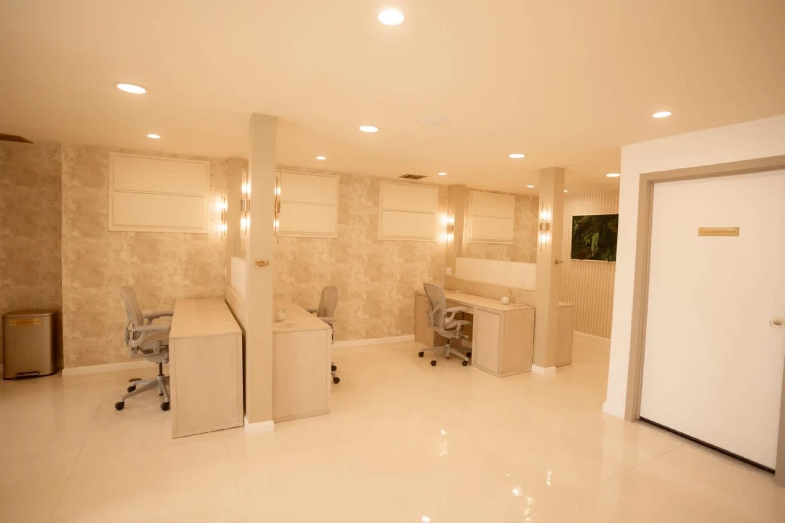 Spacious Brick Space — photo 2