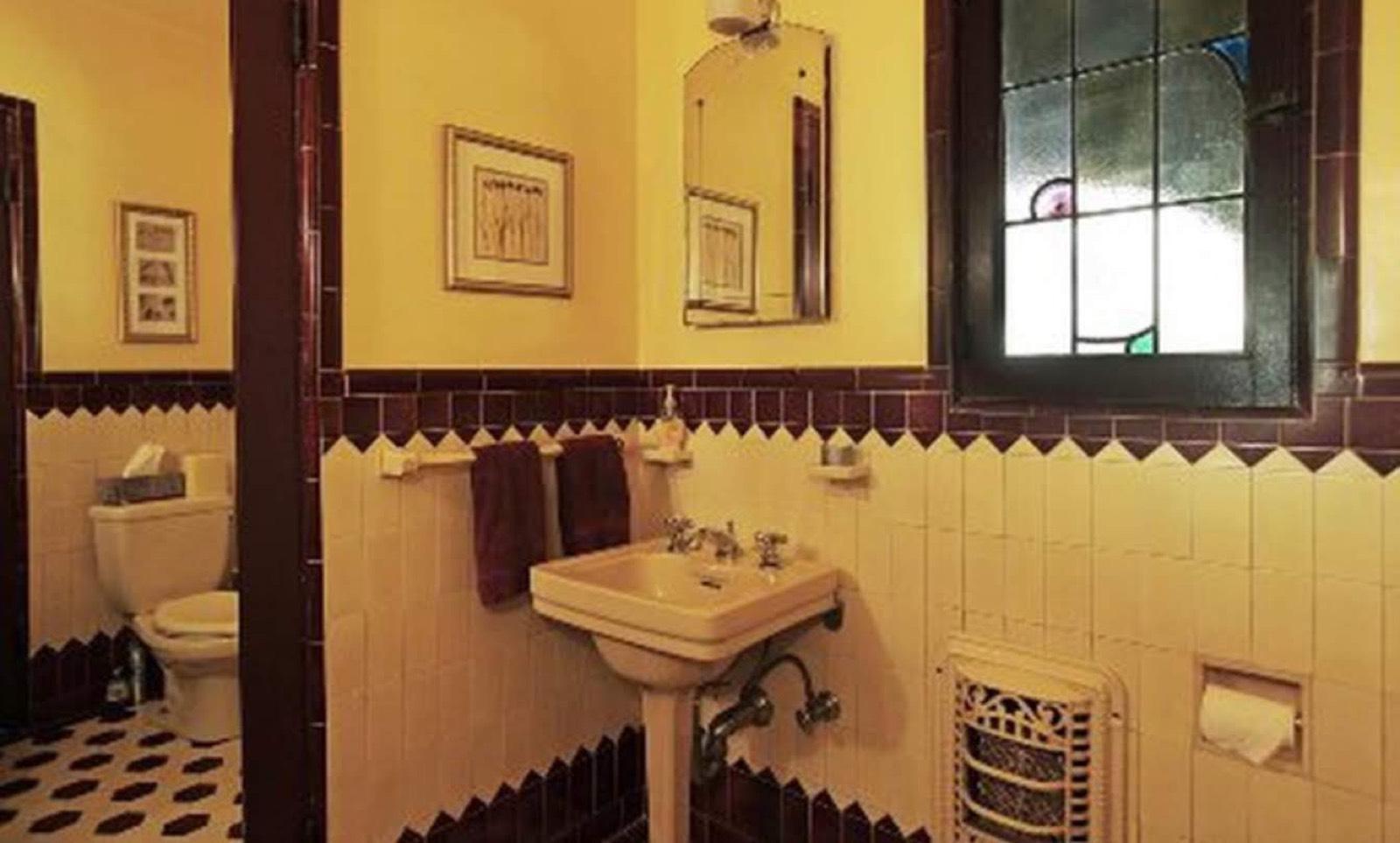 Spanish Colorful House — photo 9