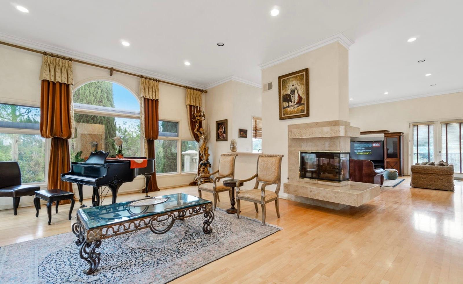 Spanish Oasis Hills — photo 1