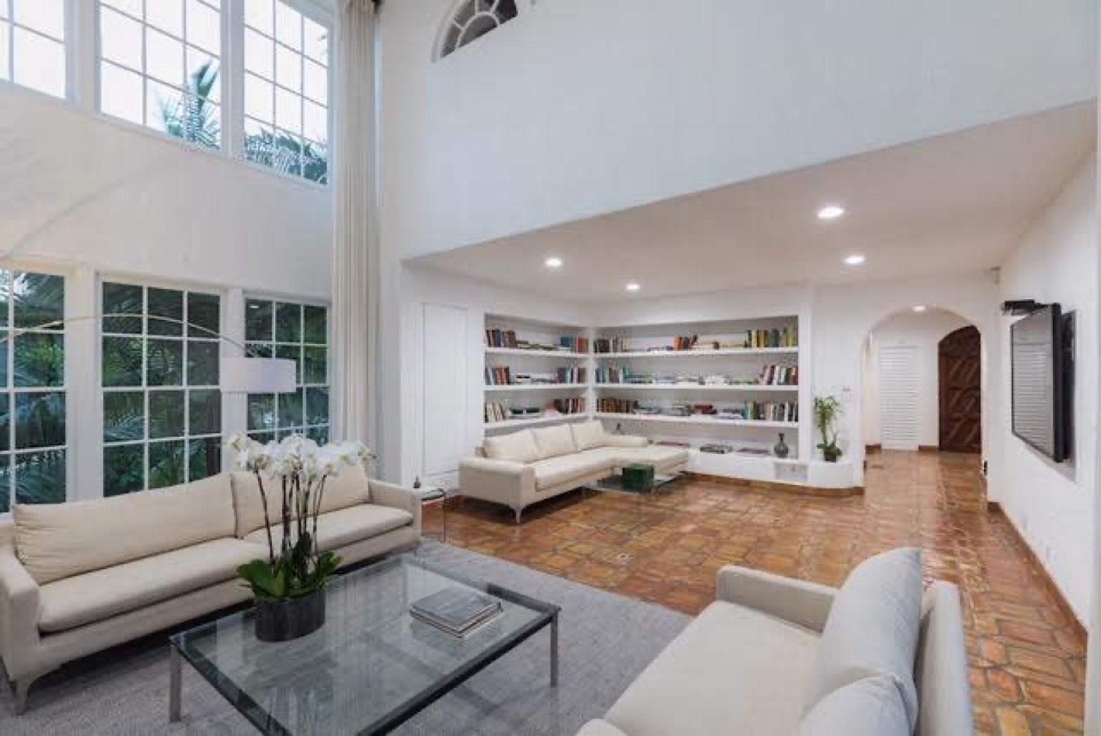 Spanish Style Hollywood House — photo 1