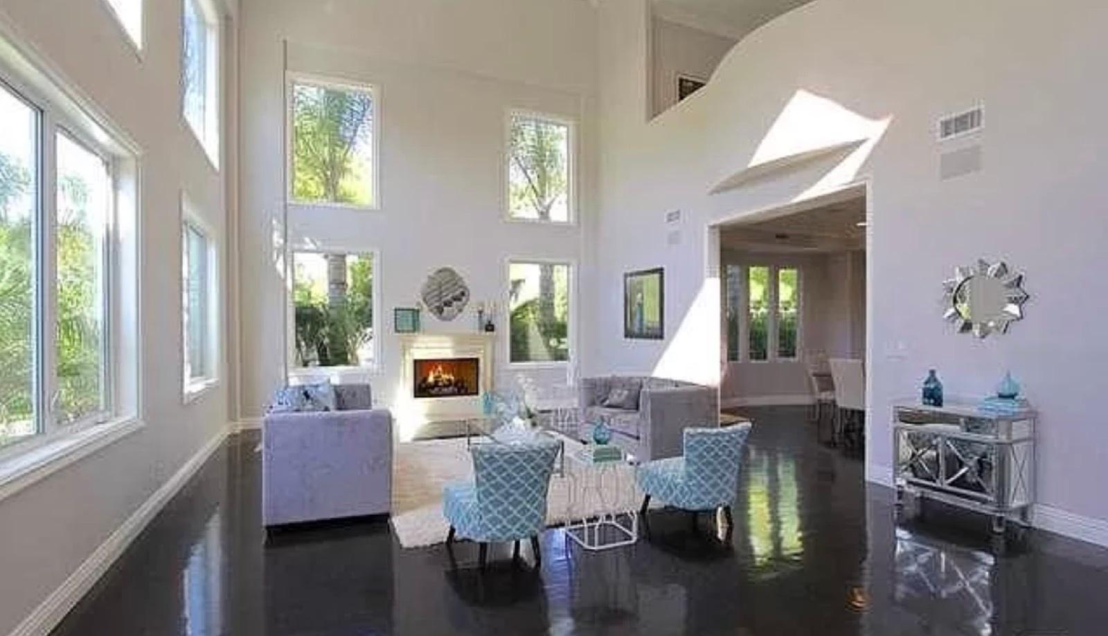 SP's Bright and Tall Home — photo 2