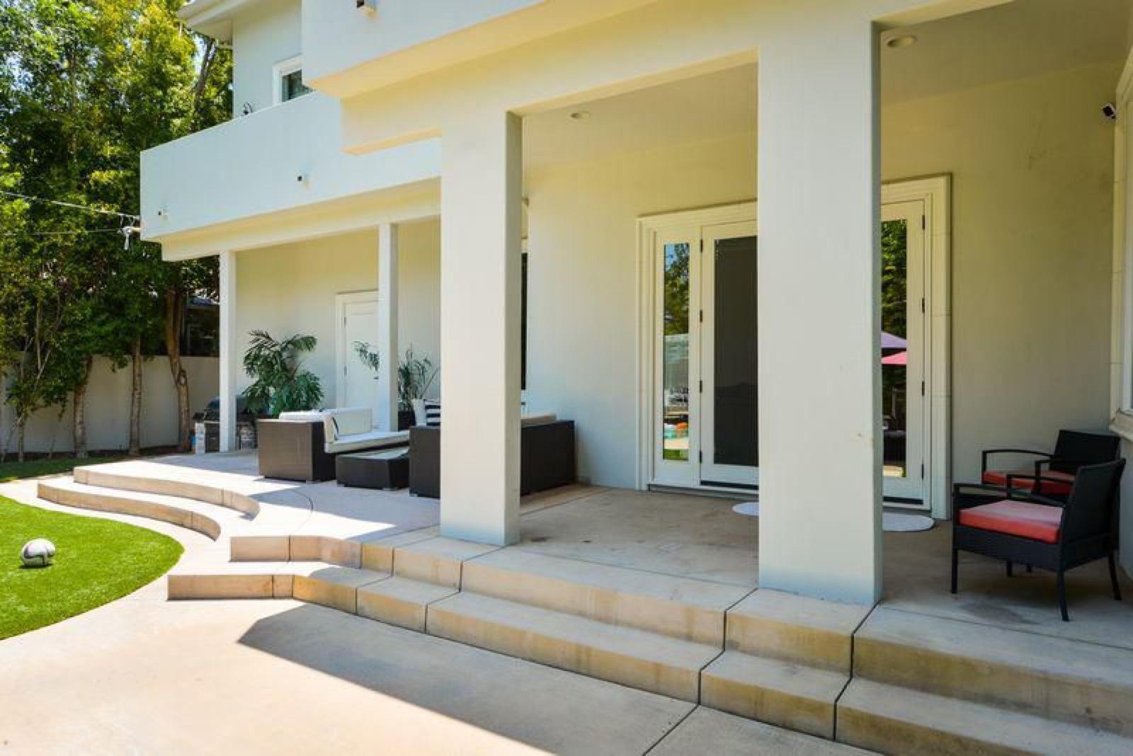 SP's Valley Light and Bright home — photo 2